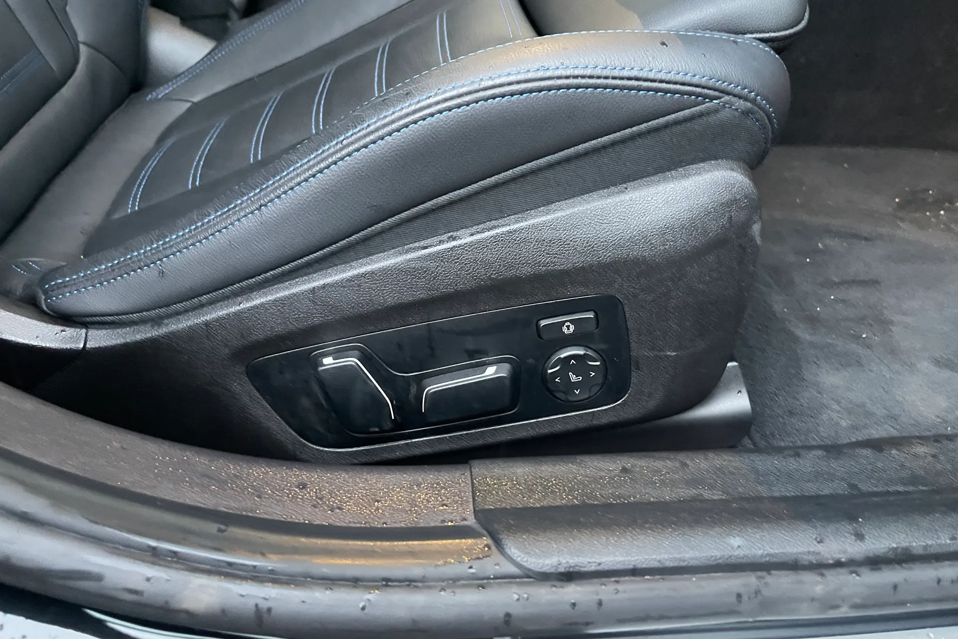 BMW 3 SERIES thumbnail image number 32