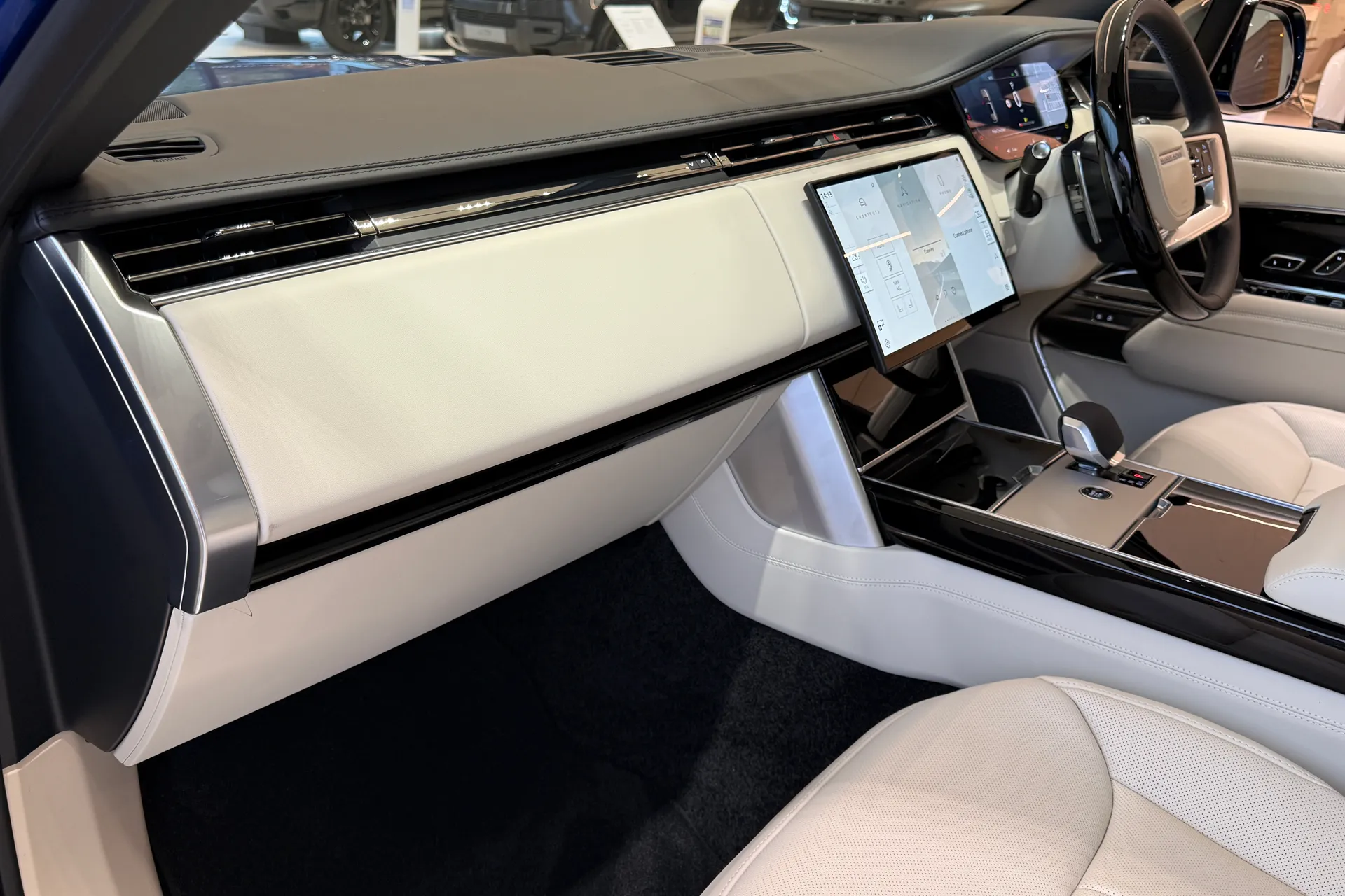 LAND ROVER RANGE ROVER thumbnail image number 41