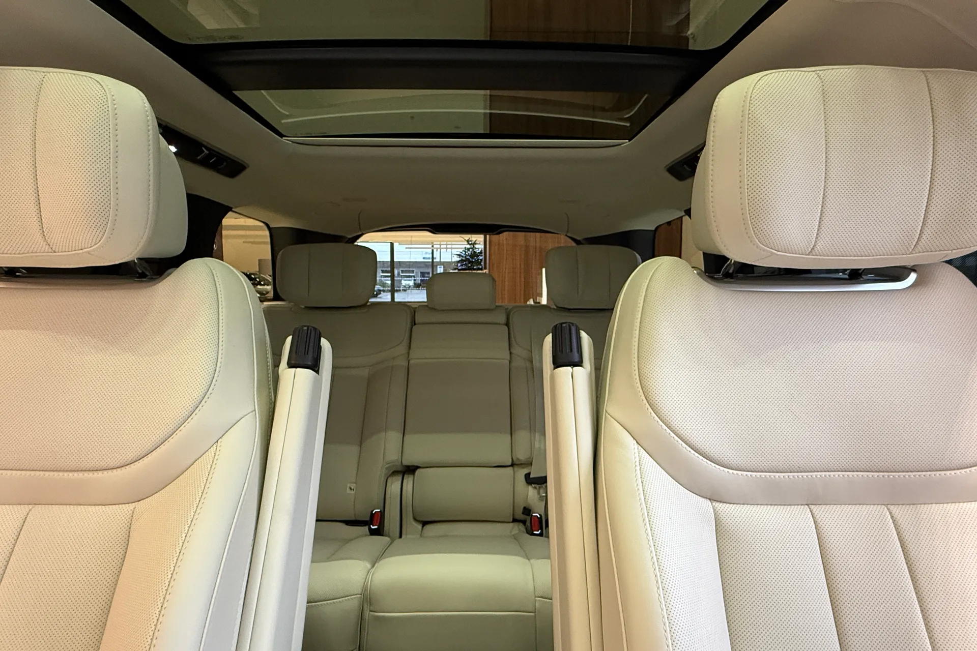 LAND ROVER RANGE ROVER thumbnail image number 37