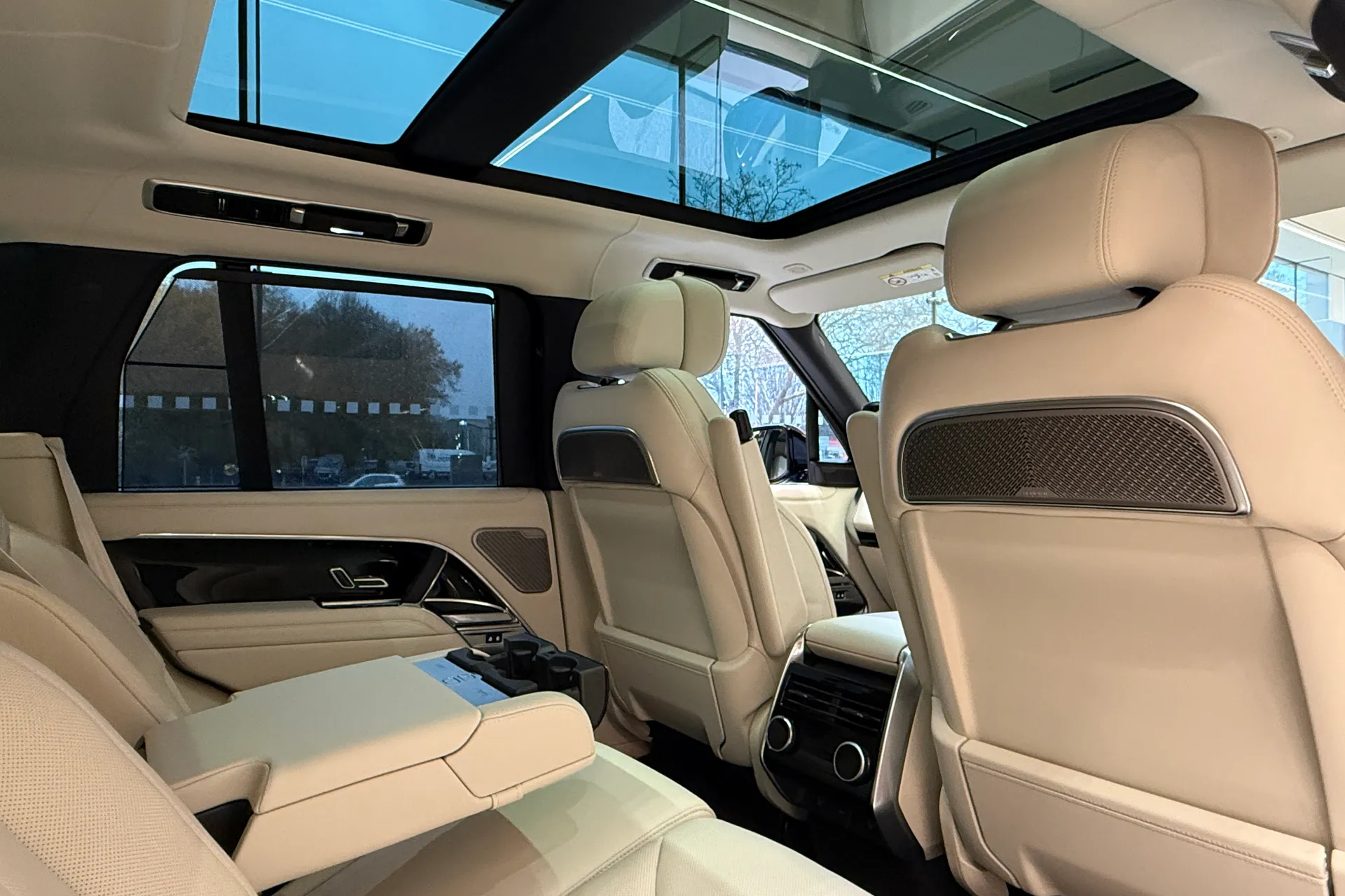 LAND ROVER RANGE ROVER thumbnail image number 35