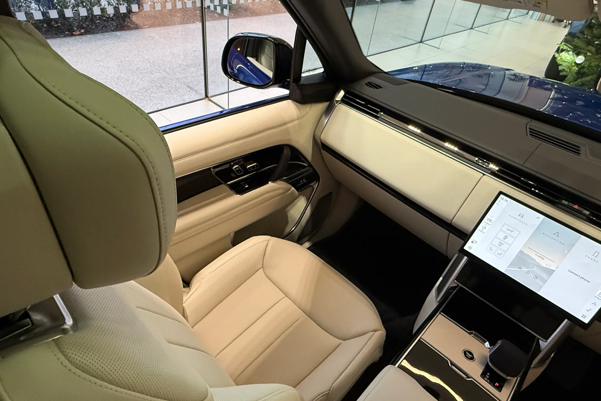 LAND ROVER RANGE ROVER thumbnail image number 22