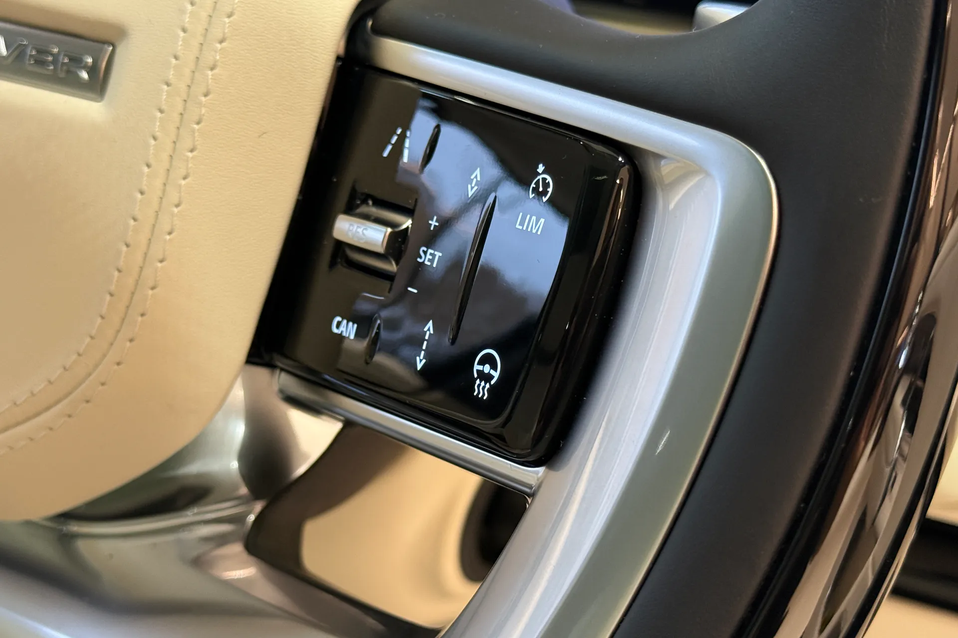 LAND ROVER RANGE ROVER thumbnail image number 48