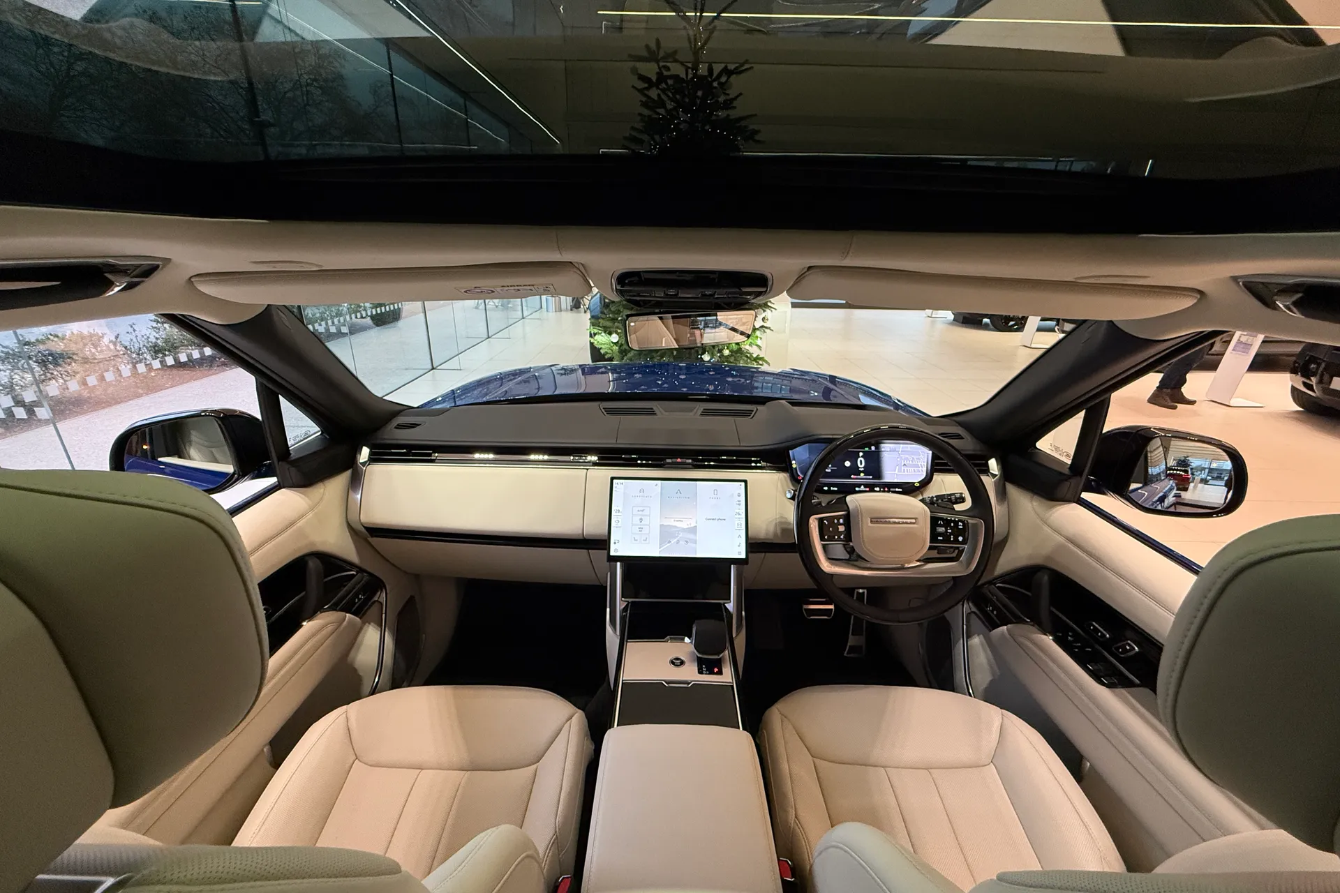 LAND ROVER RANGE ROVER thumbnail image number 3