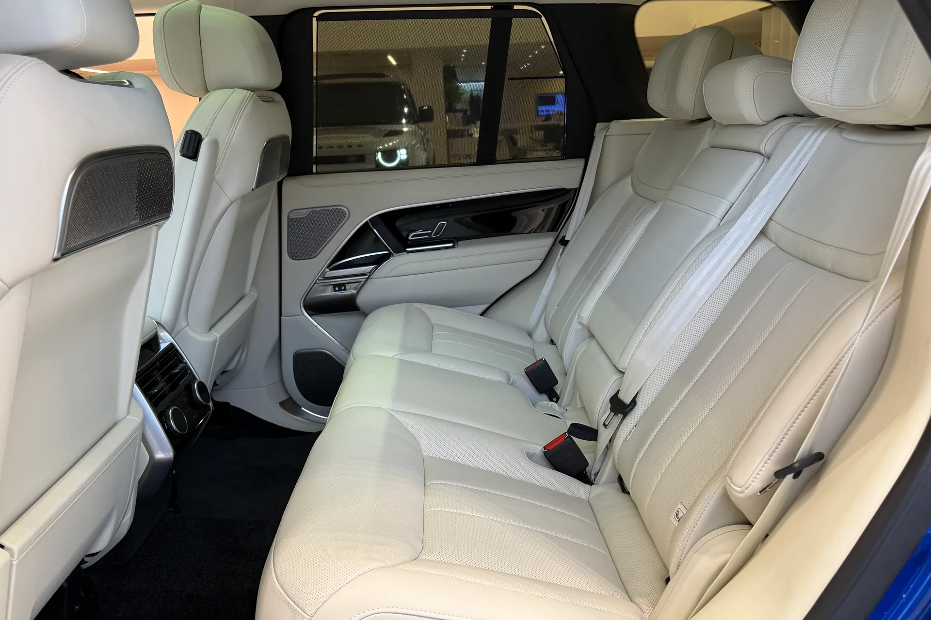 LAND ROVER RANGE ROVER thumbnail image number 43