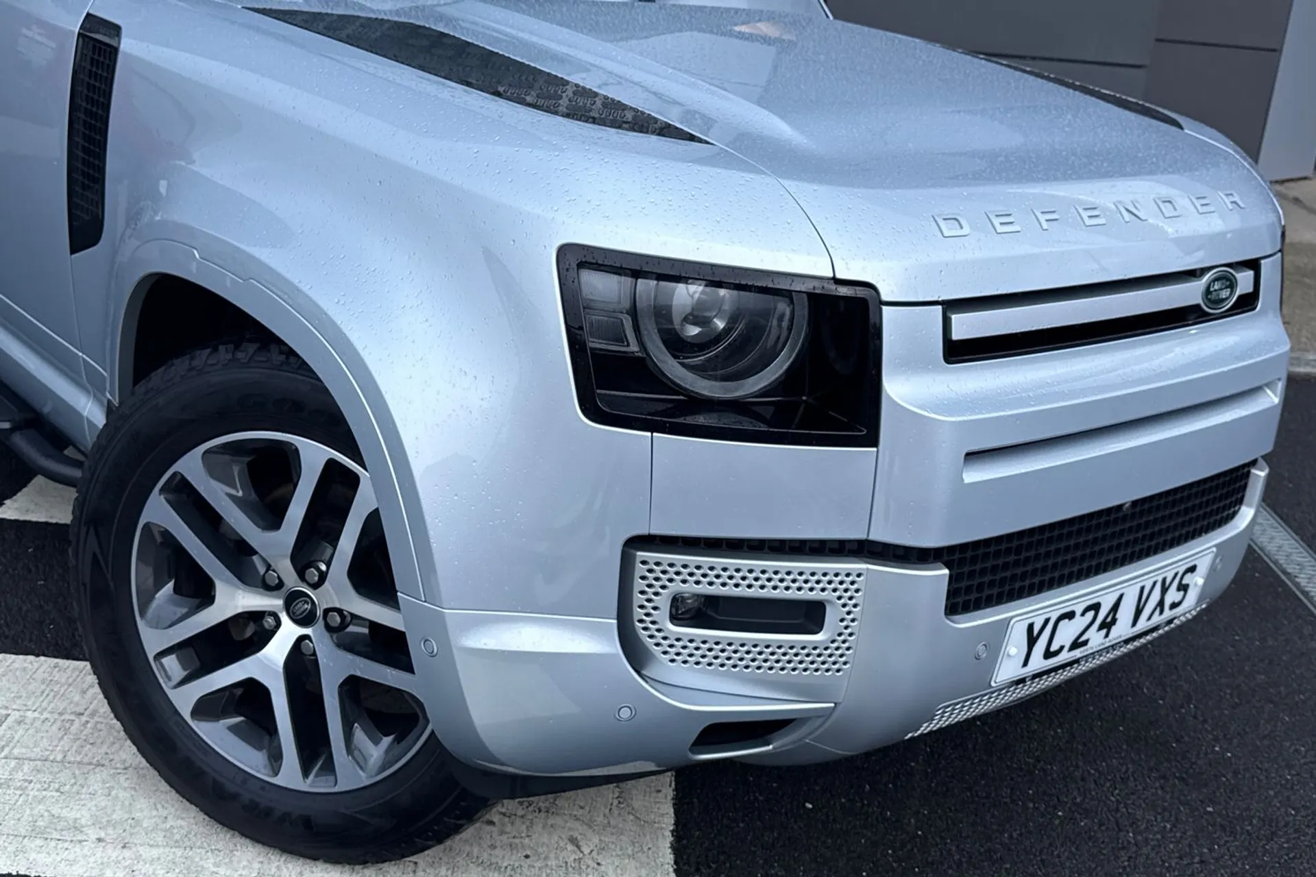 LAND ROVER DEFENDER thumbnail image number 26