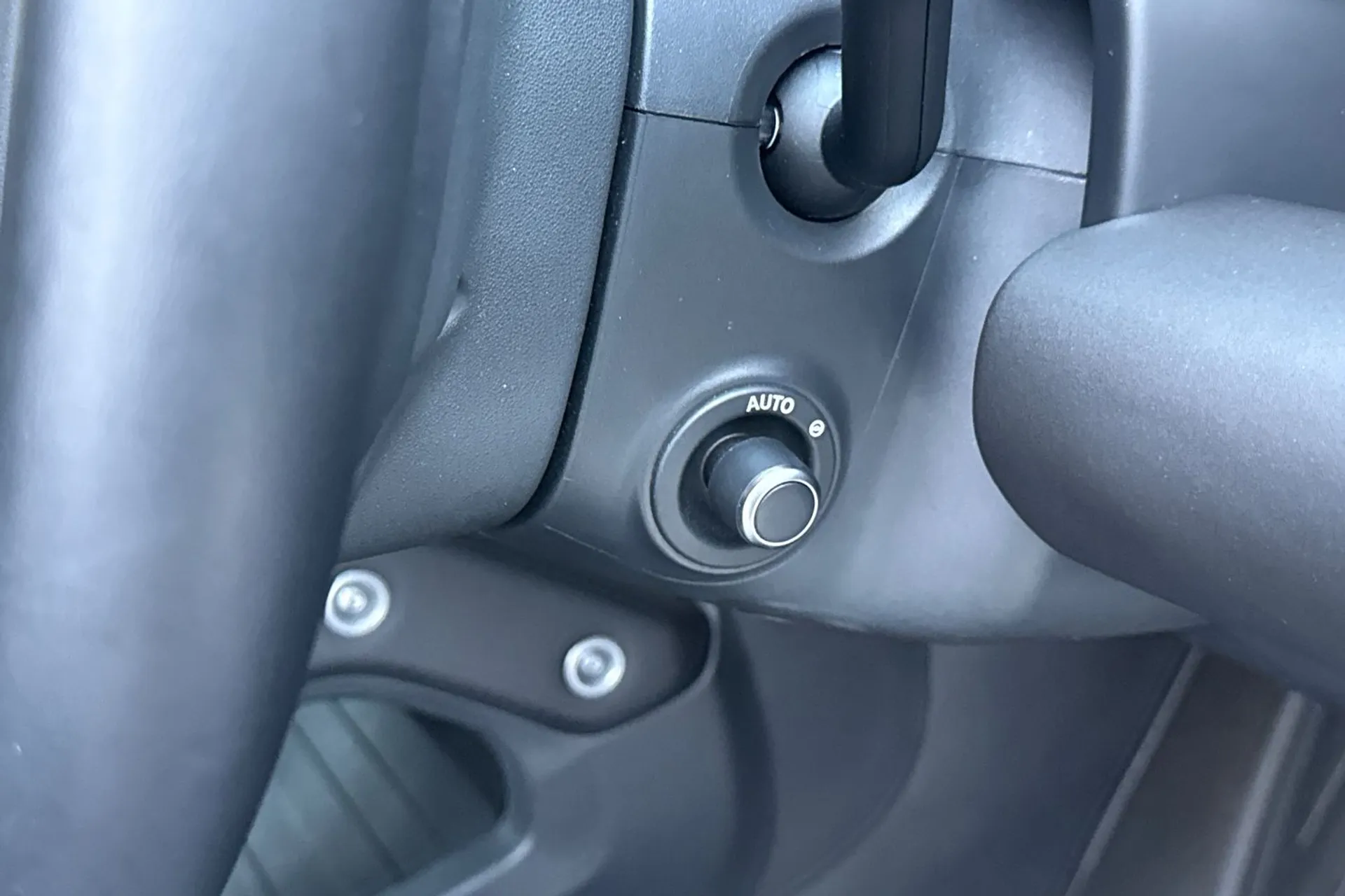 LAND ROVER DEFENDER thumbnail image number 20