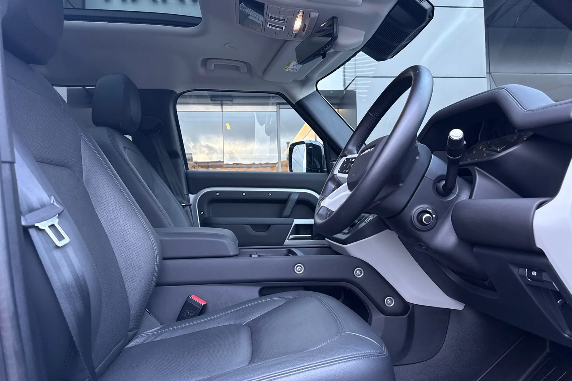 LAND ROVER DEFENDER thumbnail image number 17