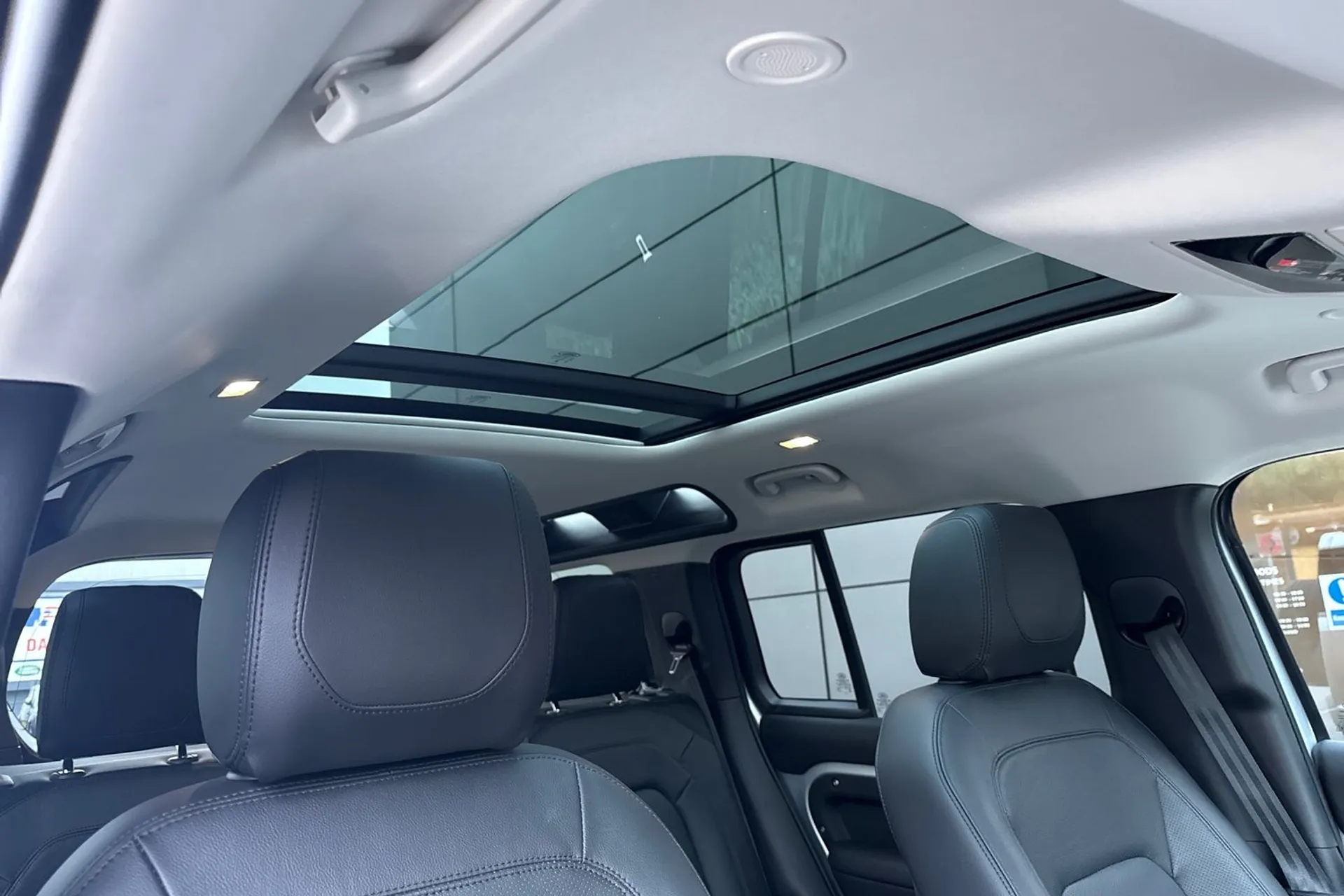 LAND ROVER DEFENDER thumbnail image number 9