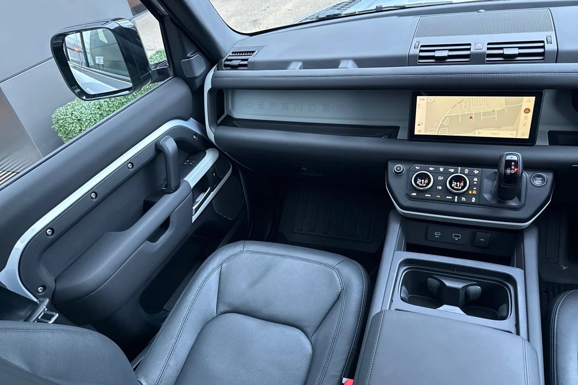 LAND ROVER DEFENDER thumbnail image number 51