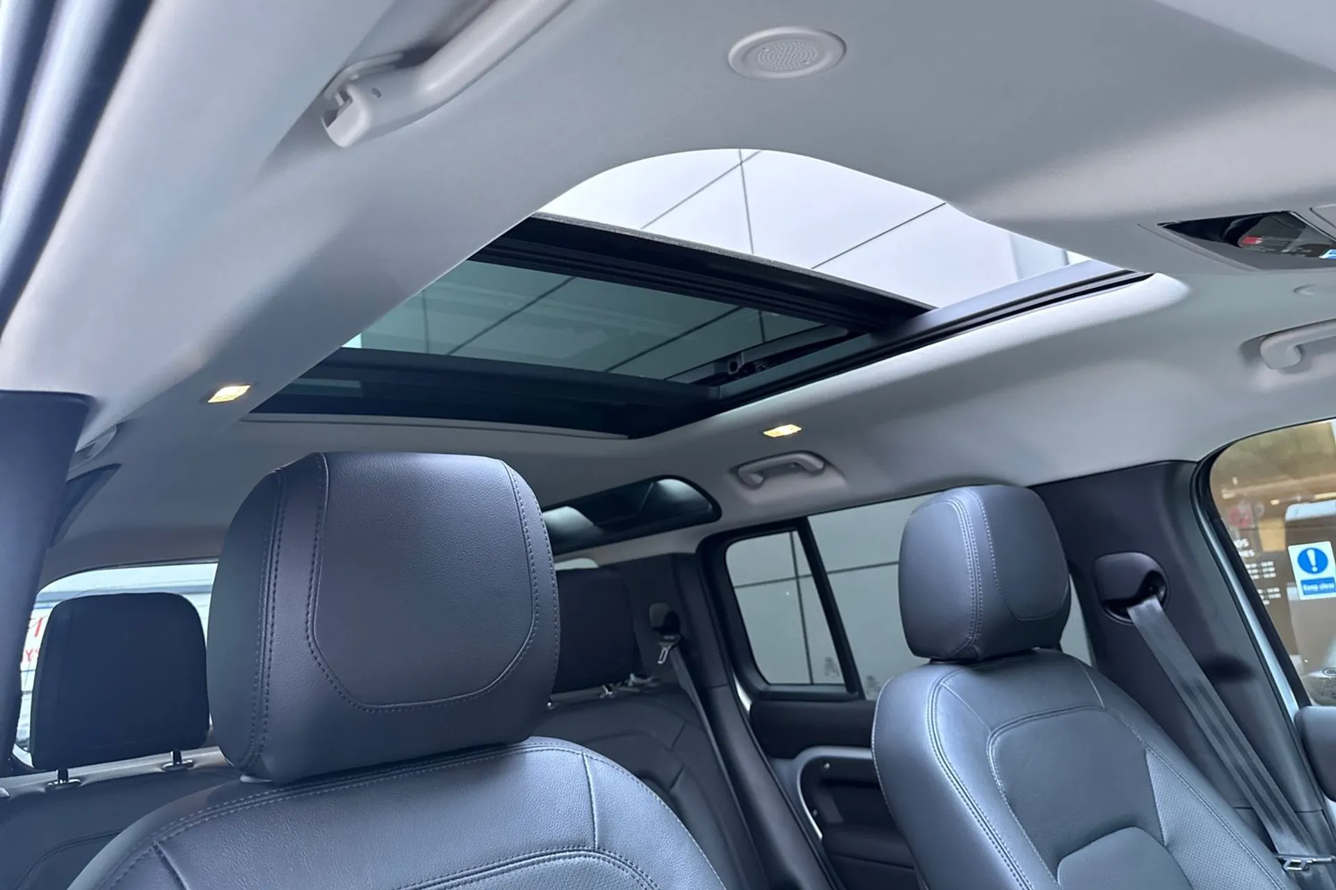 LAND ROVER DEFENDER thumbnail image number 10