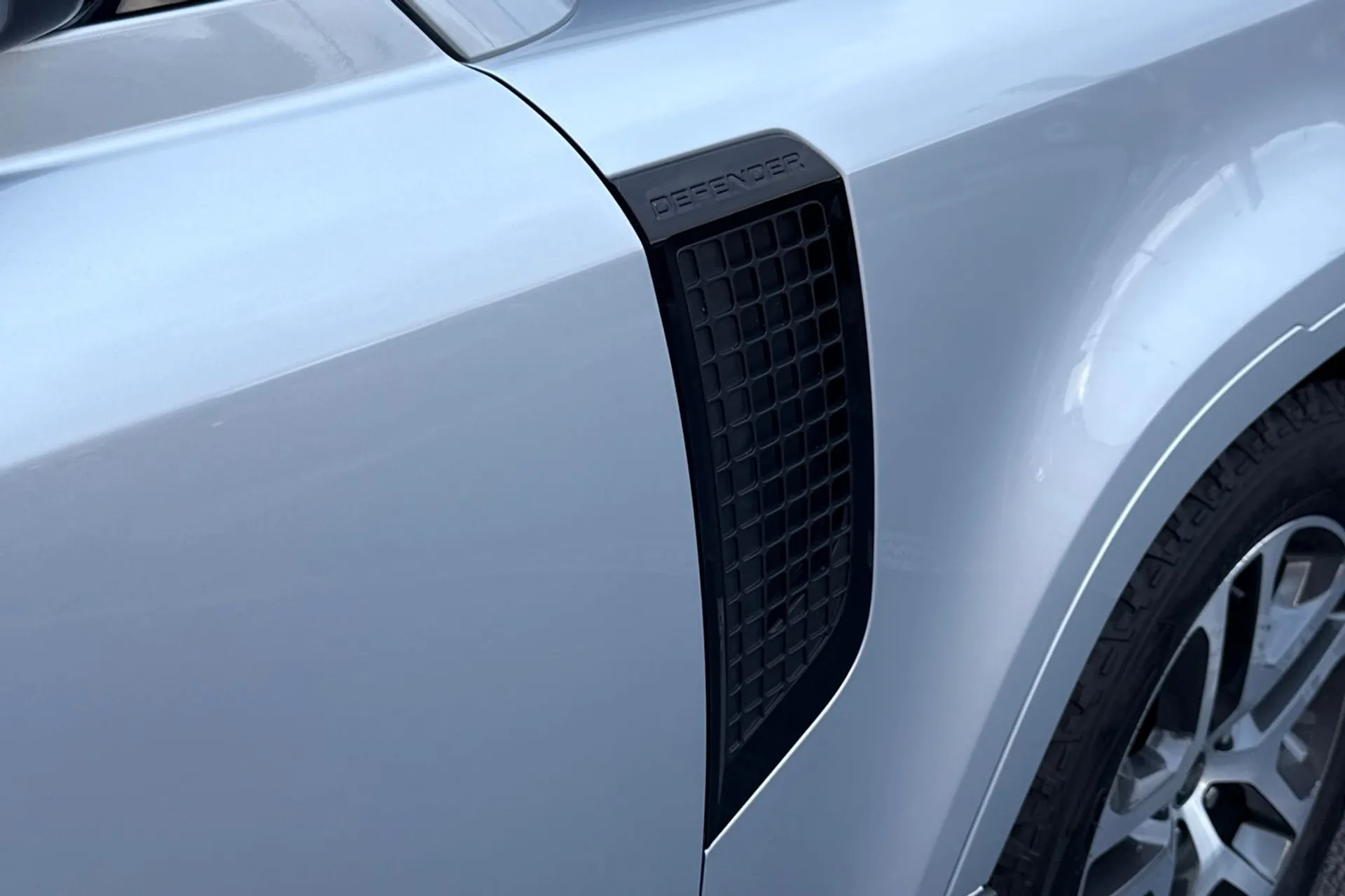 LAND ROVER DEFENDER thumbnail image number 38