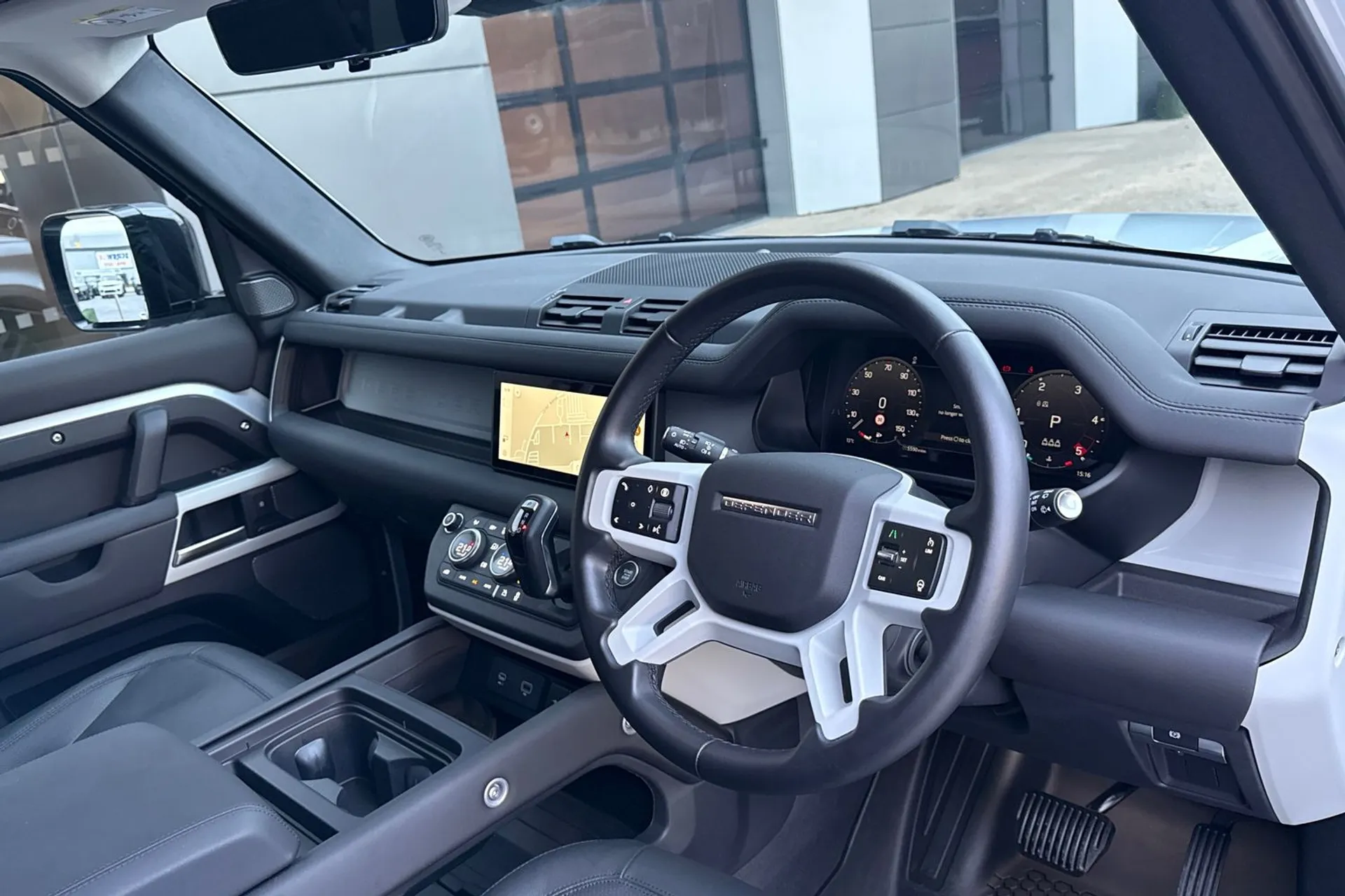 LAND ROVER DEFENDER thumbnail image number 18