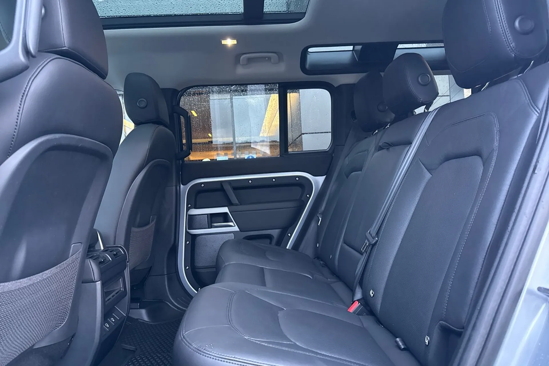 LAND ROVER DEFENDER thumbnail image number 56