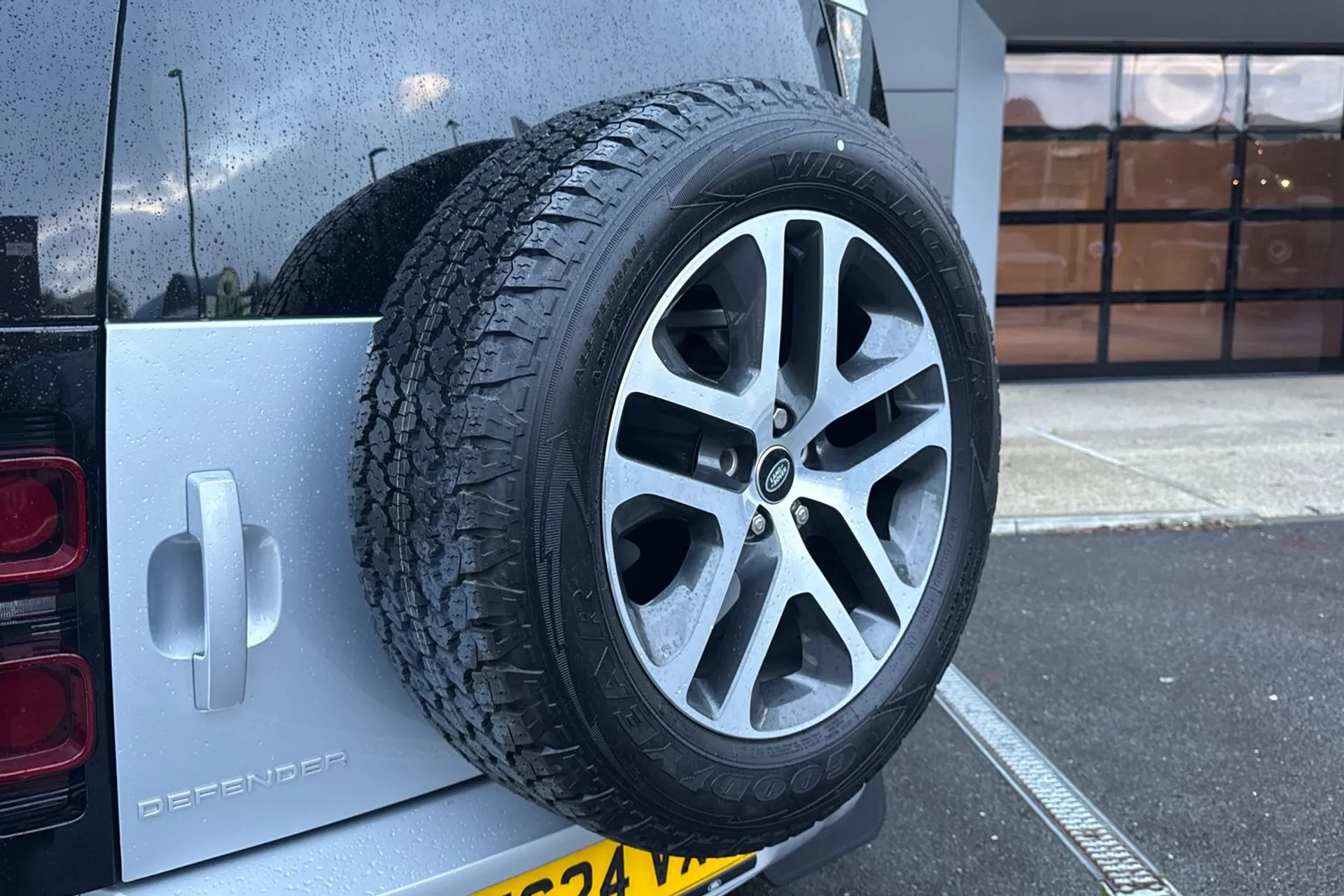 LAND ROVER DEFENDER thumbnail image number 48