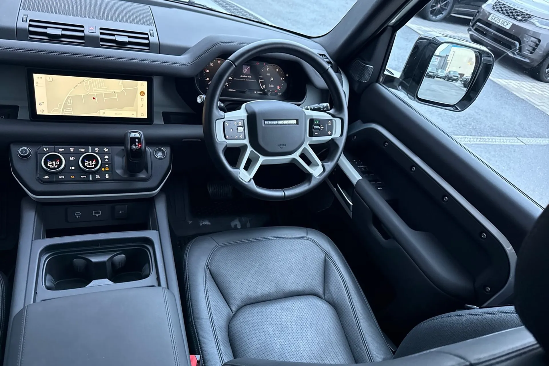 LAND ROVER DEFENDER thumbnail image number 52