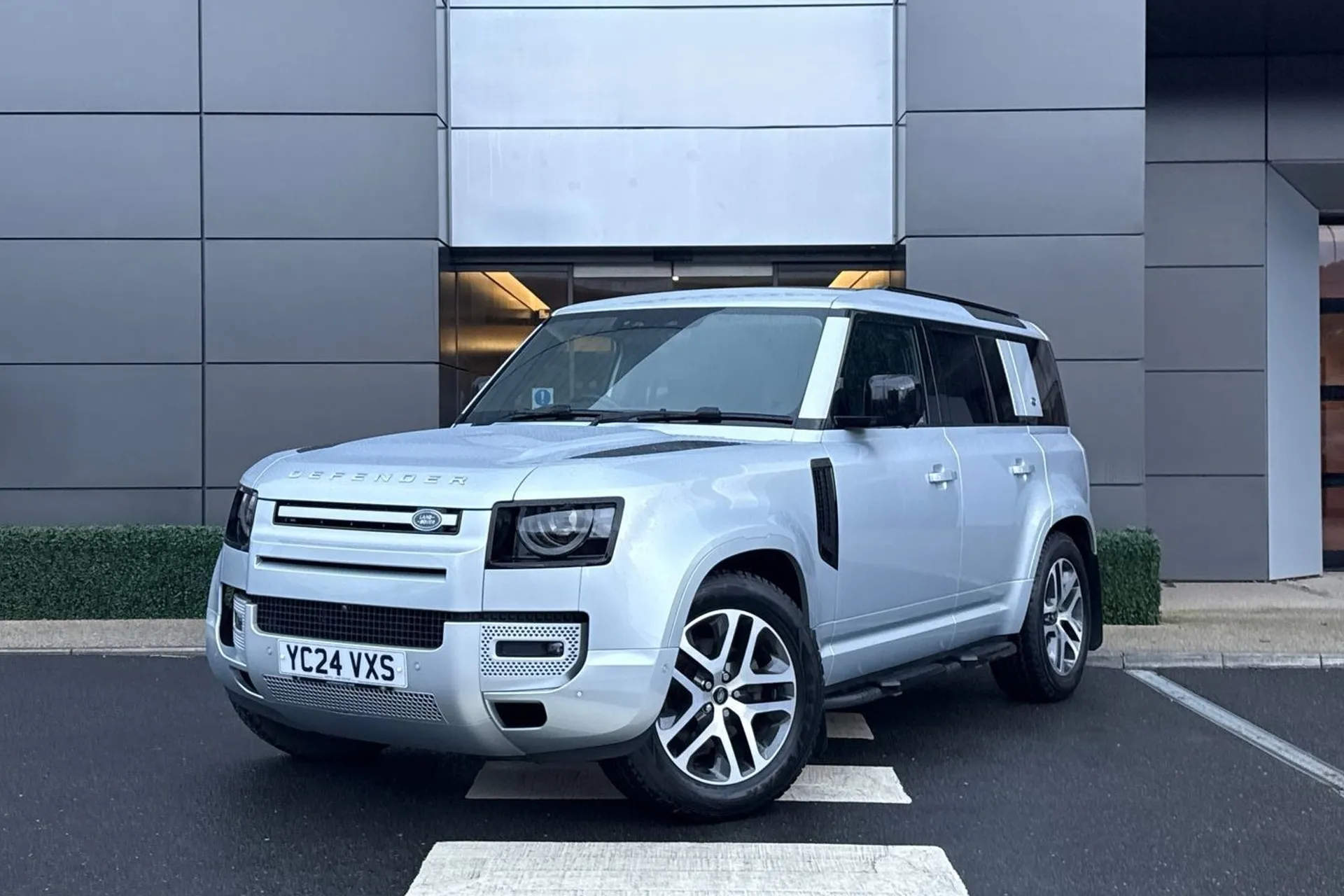 LAND ROVER DEFENDER thumbnail image number 7