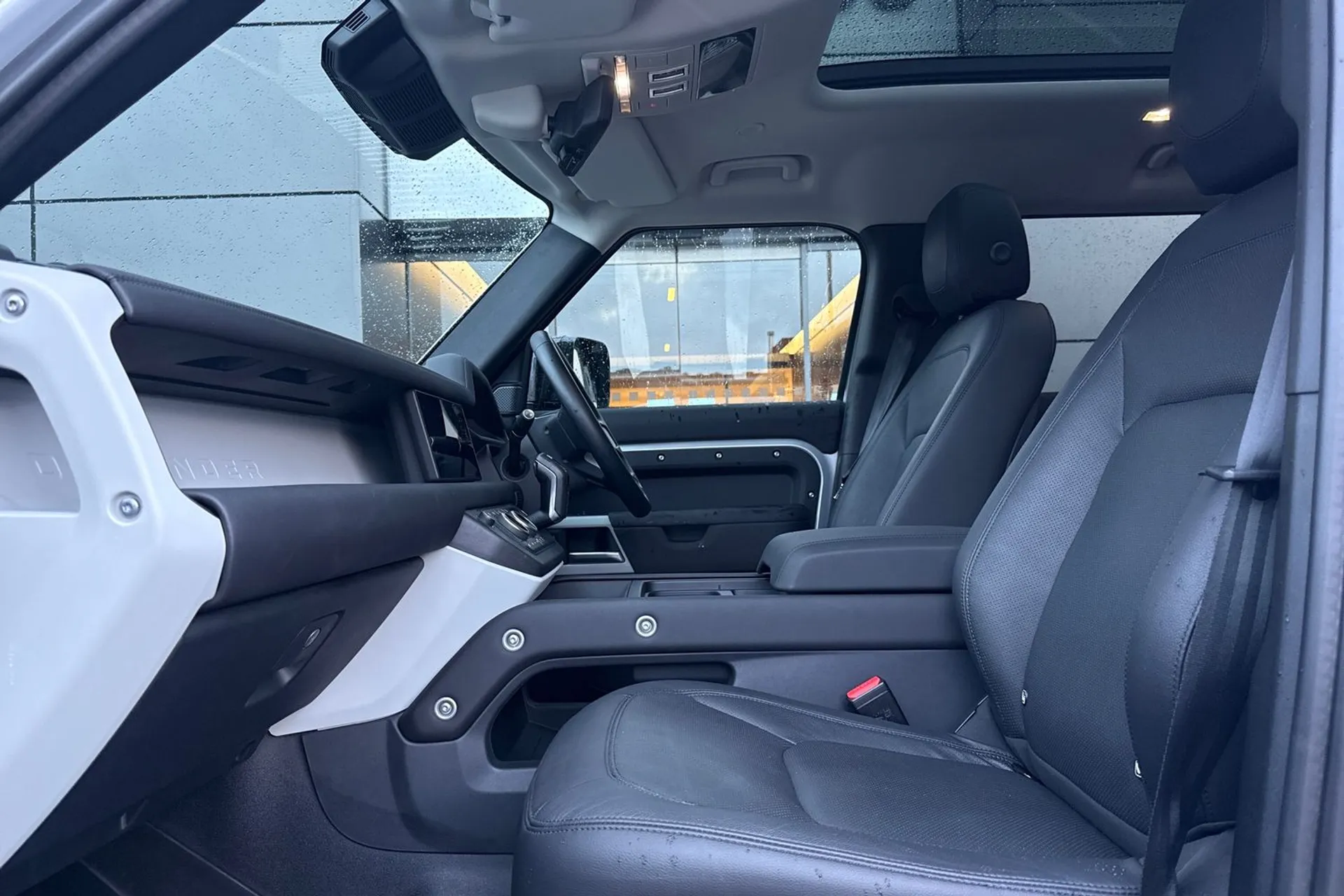 LAND ROVER DEFENDER thumbnail image number 54