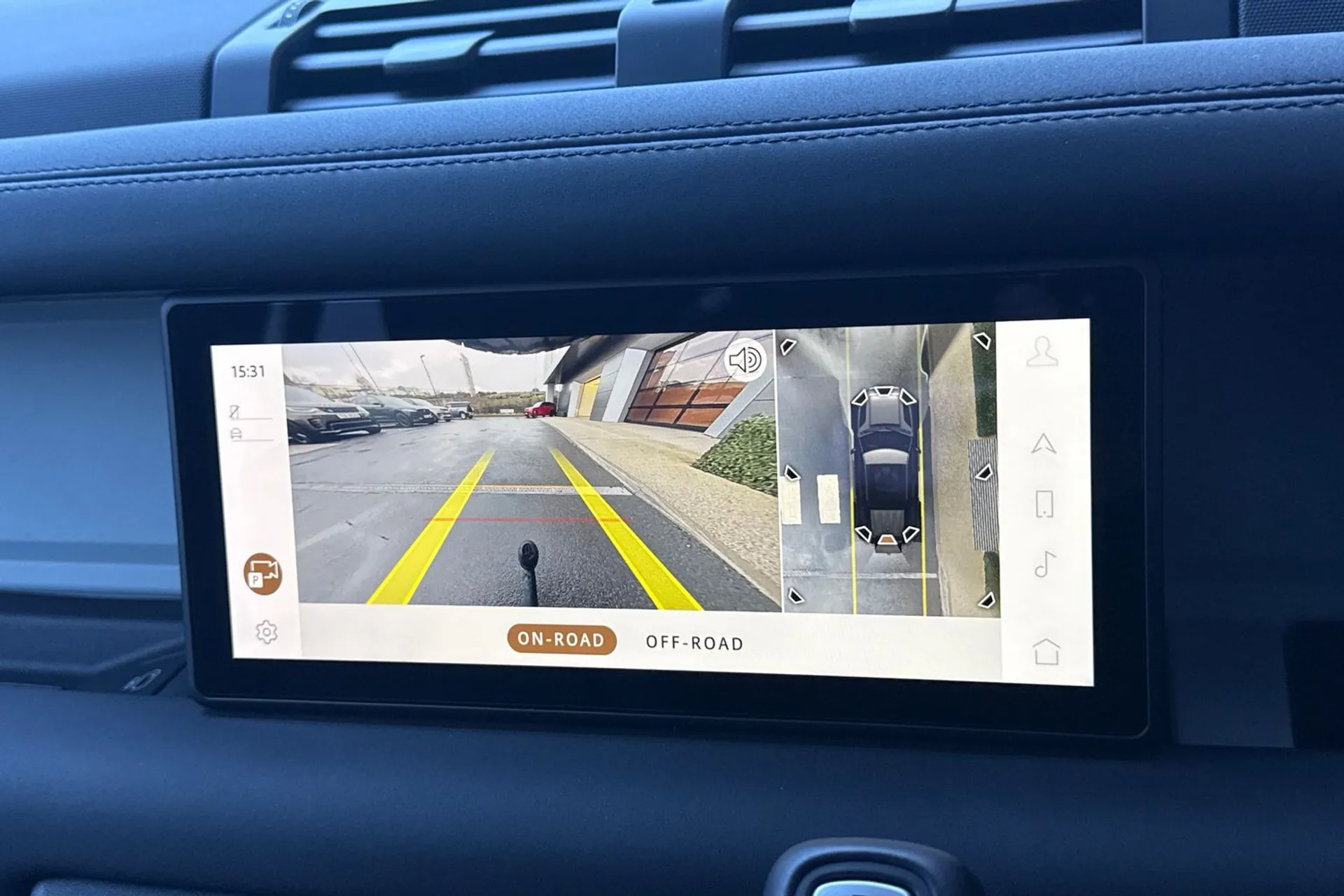 LAND ROVER DEFENDER thumbnail image number 4