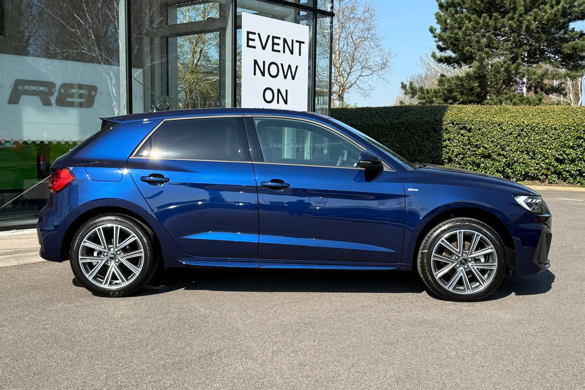 Audi A1 thumbnail image number 2