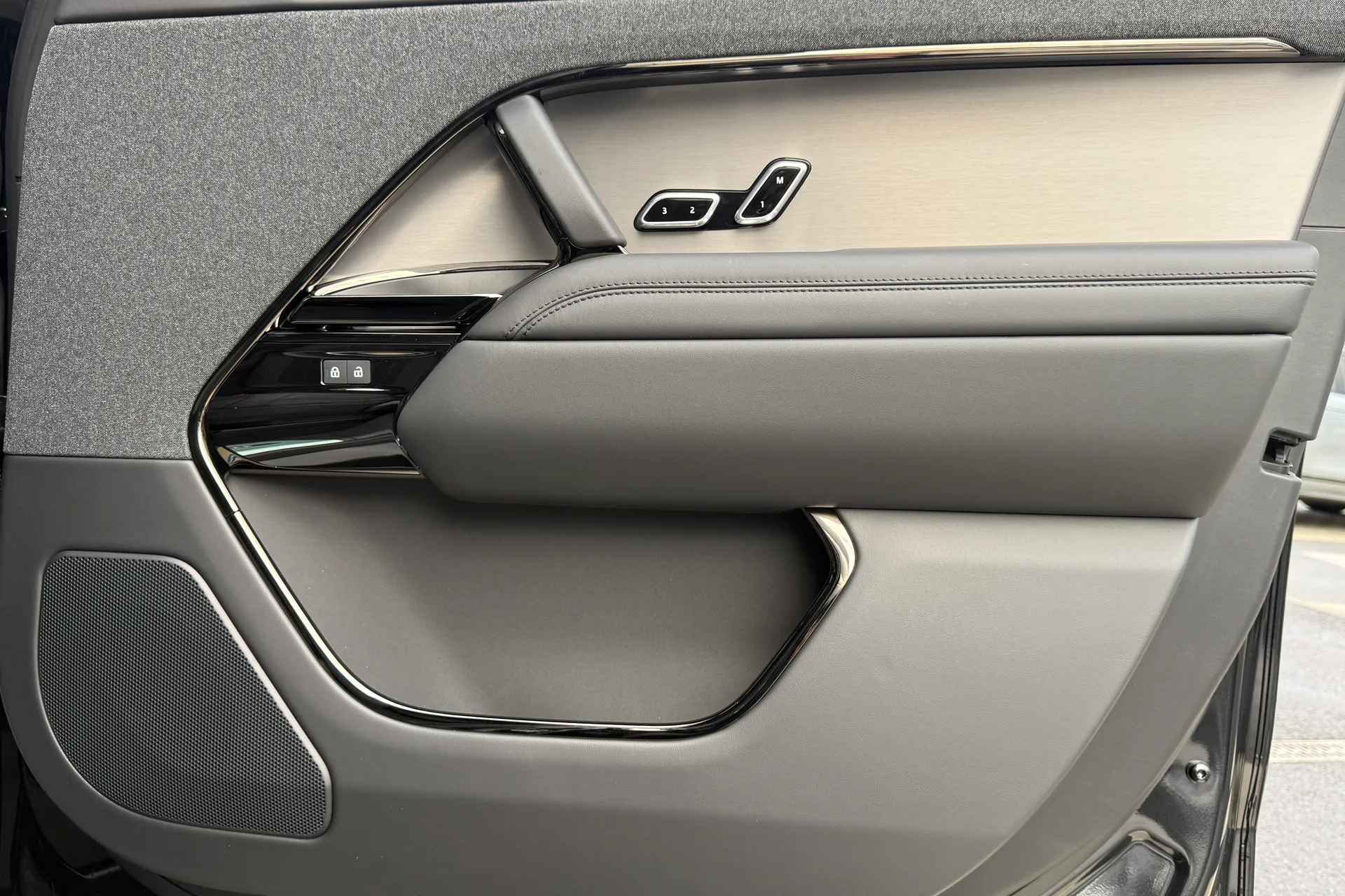 LAND ROVER RANGE ROVER SPORT thumbnail image number 18