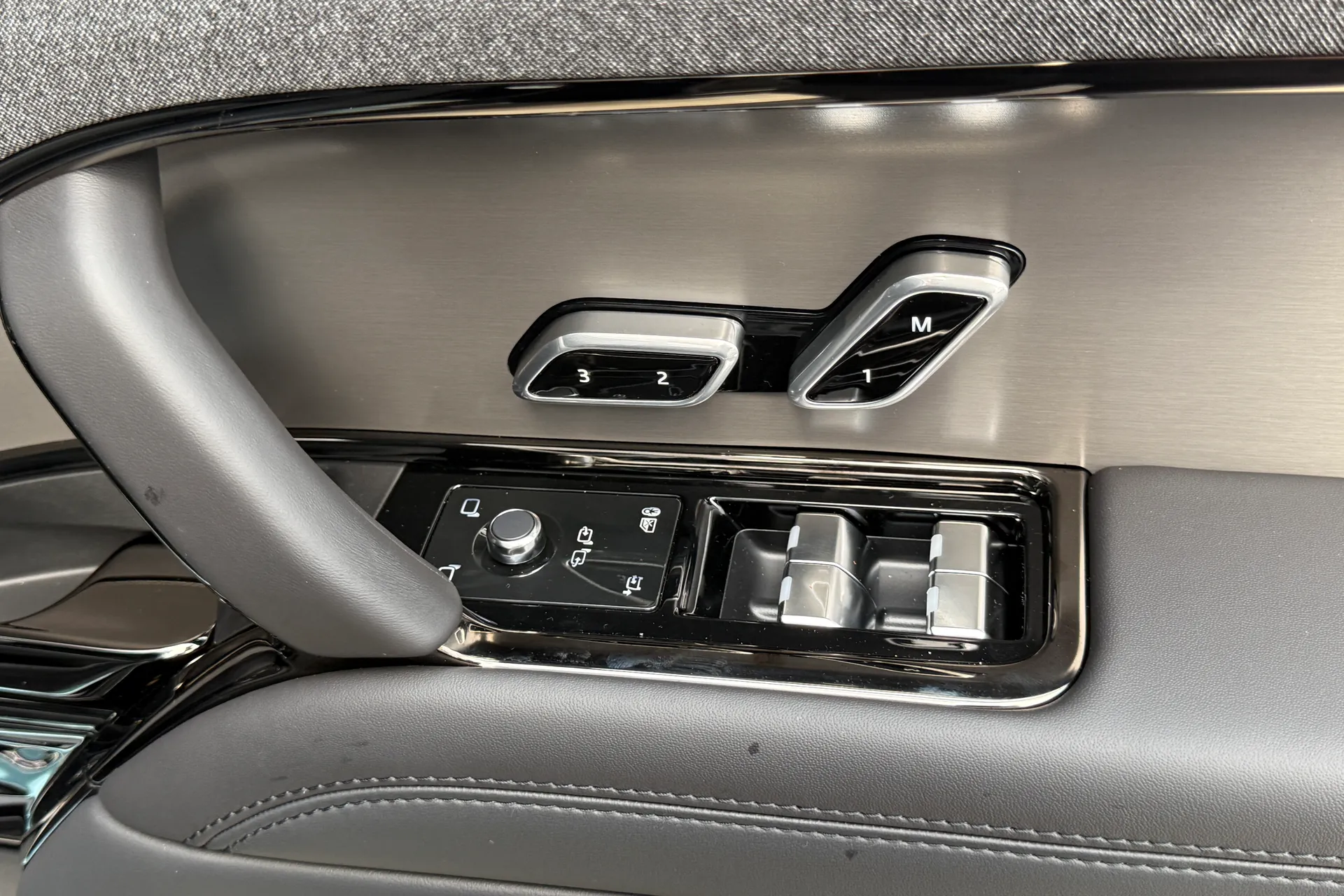 LAND ROVER RANGE ROVER SPORT thumbnail image number 19