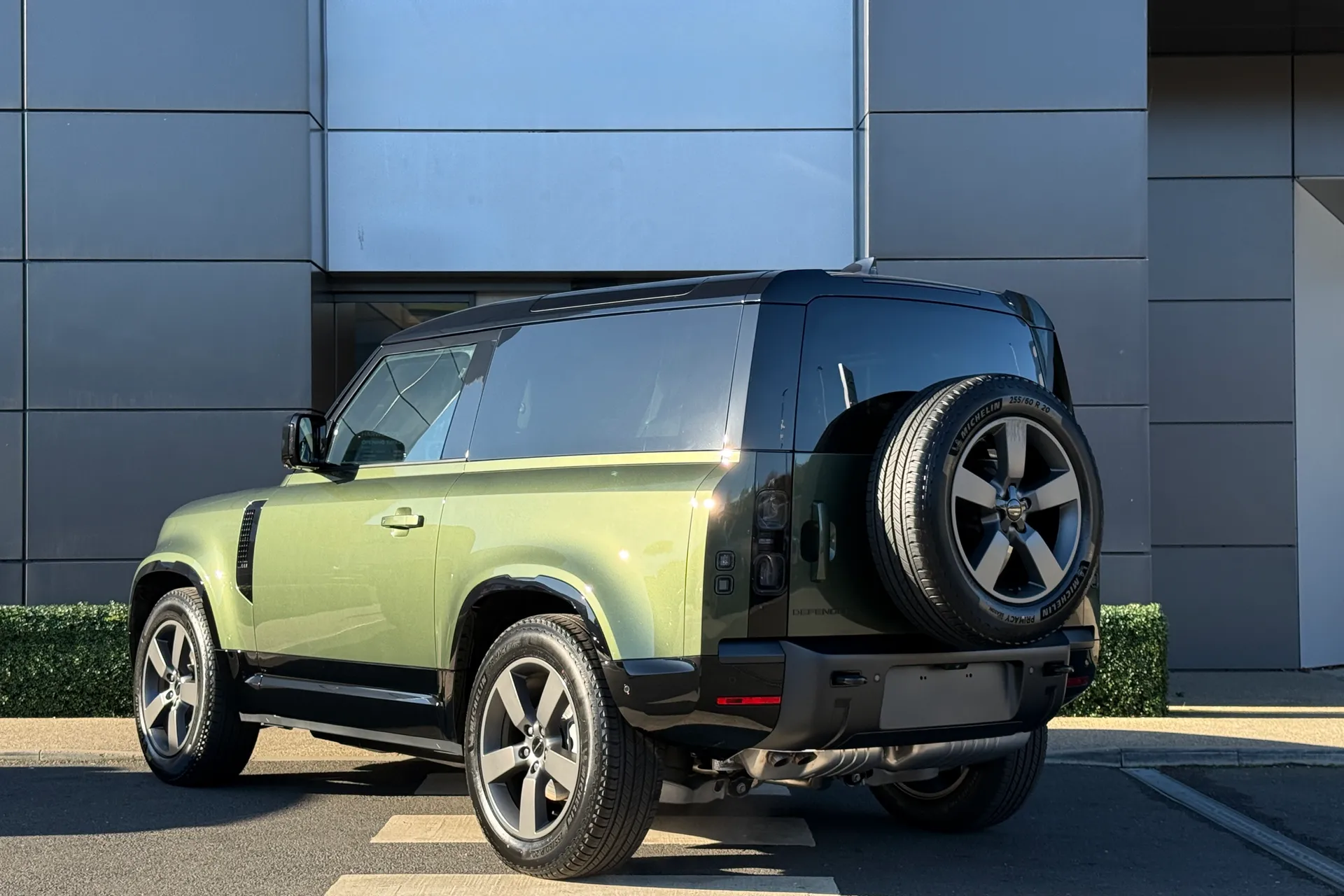 LAND ROVER Defender 90 thumbnail image number 15