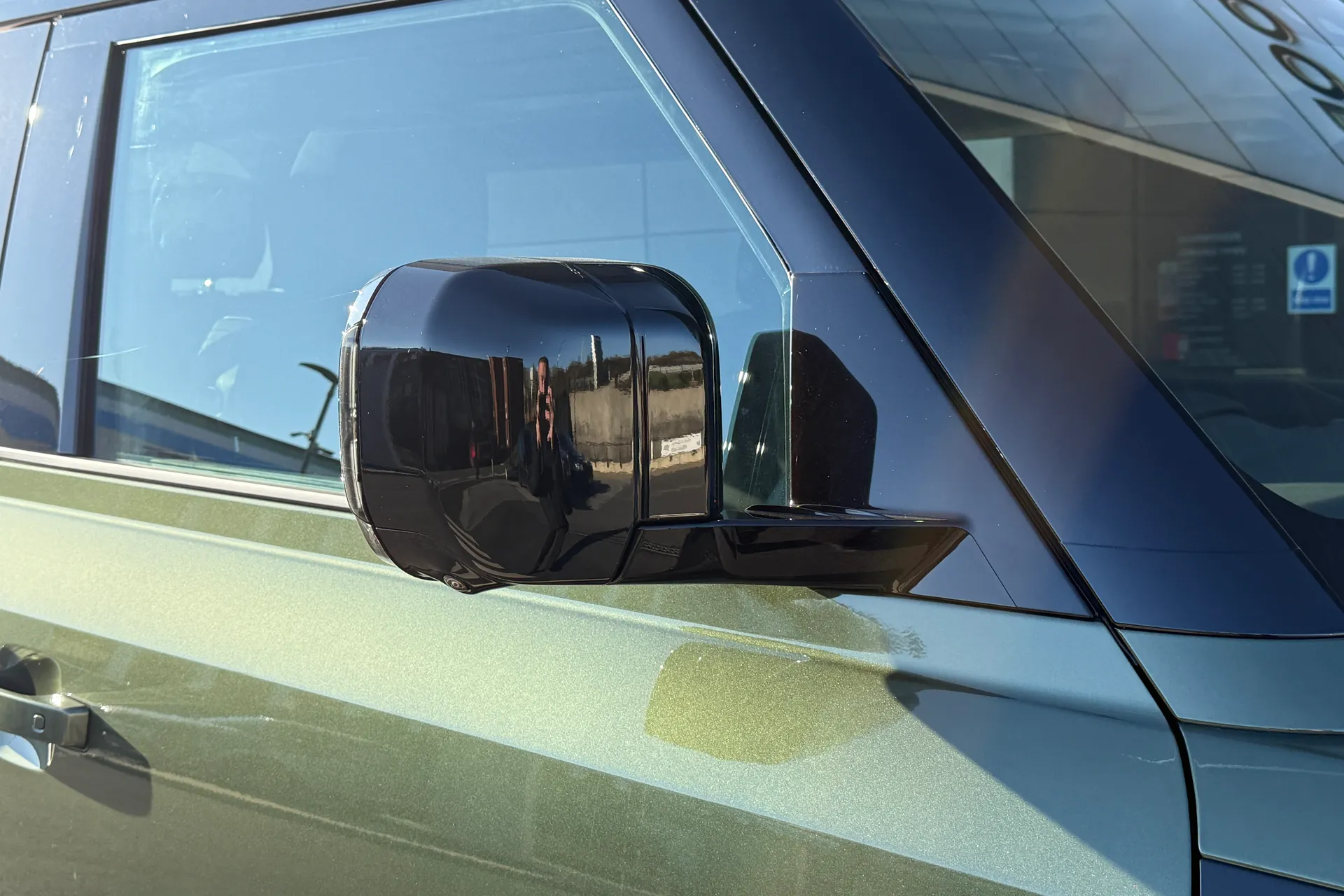 LAND ROVER Defender 90 thumbnail image number 25