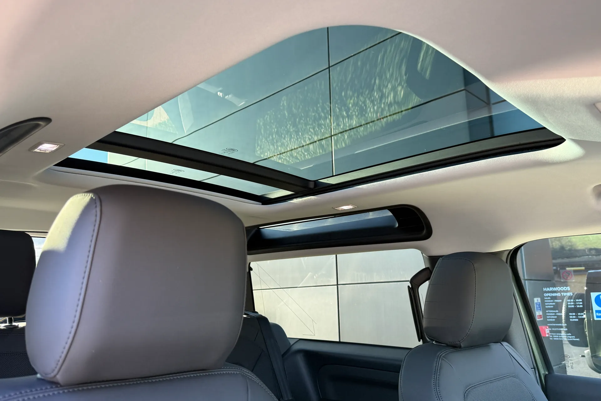 LAND ROVER Defender 90 thumbnail image number 9