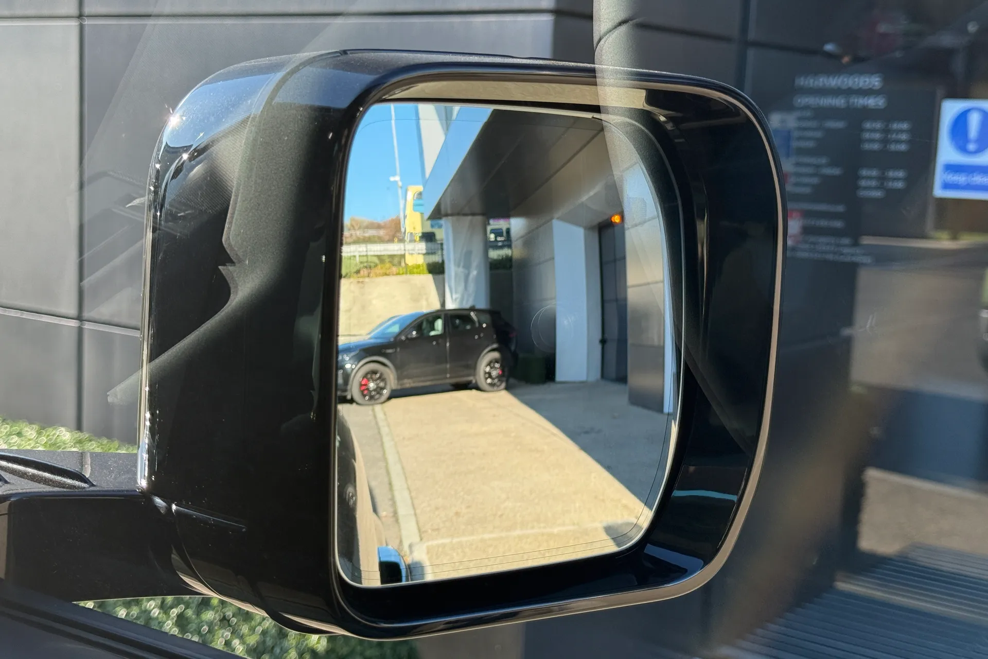 LAND ROVER Defender 90 thumbnail image number 13