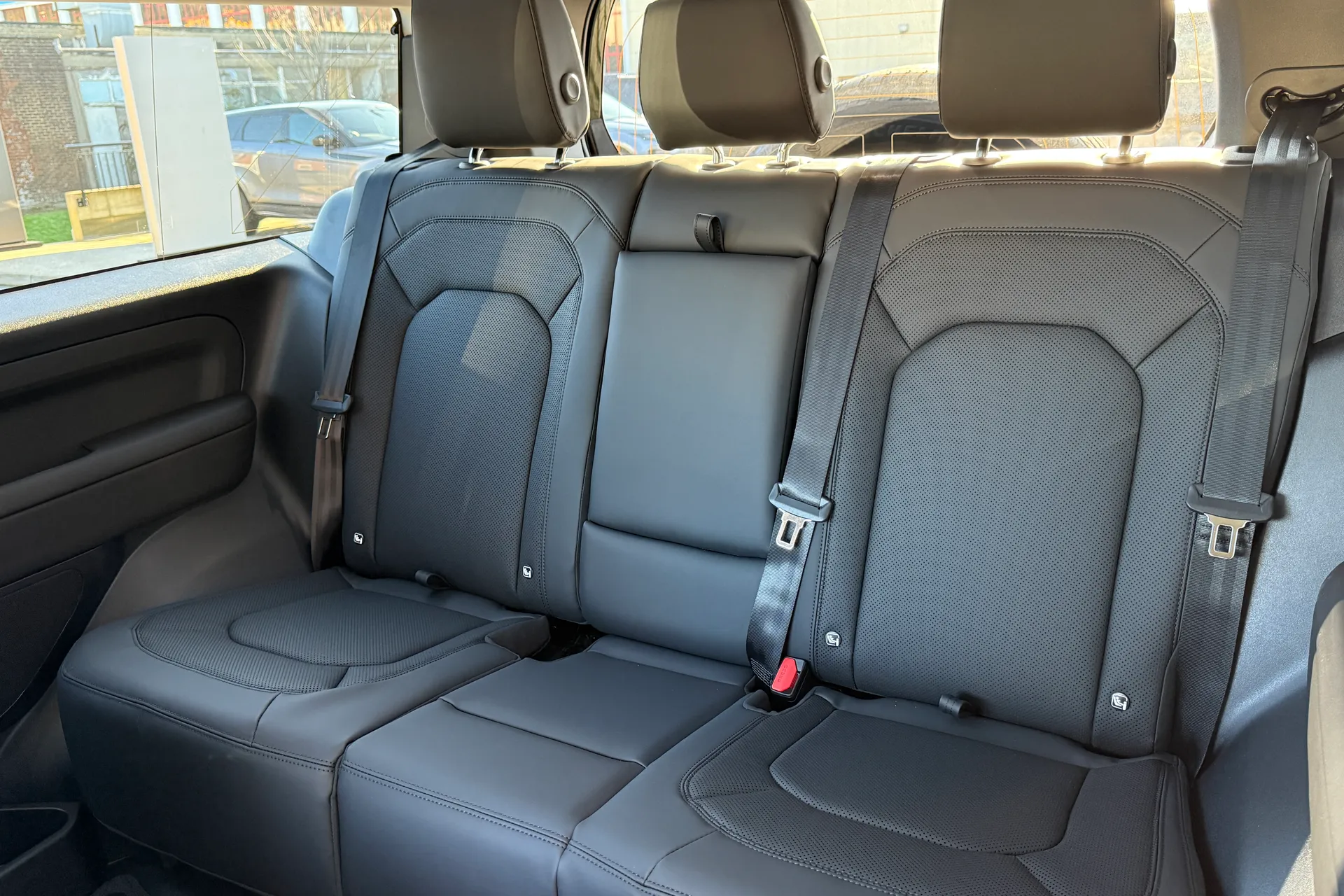 LAND ROVER Defender 90 thumbnail image number 55