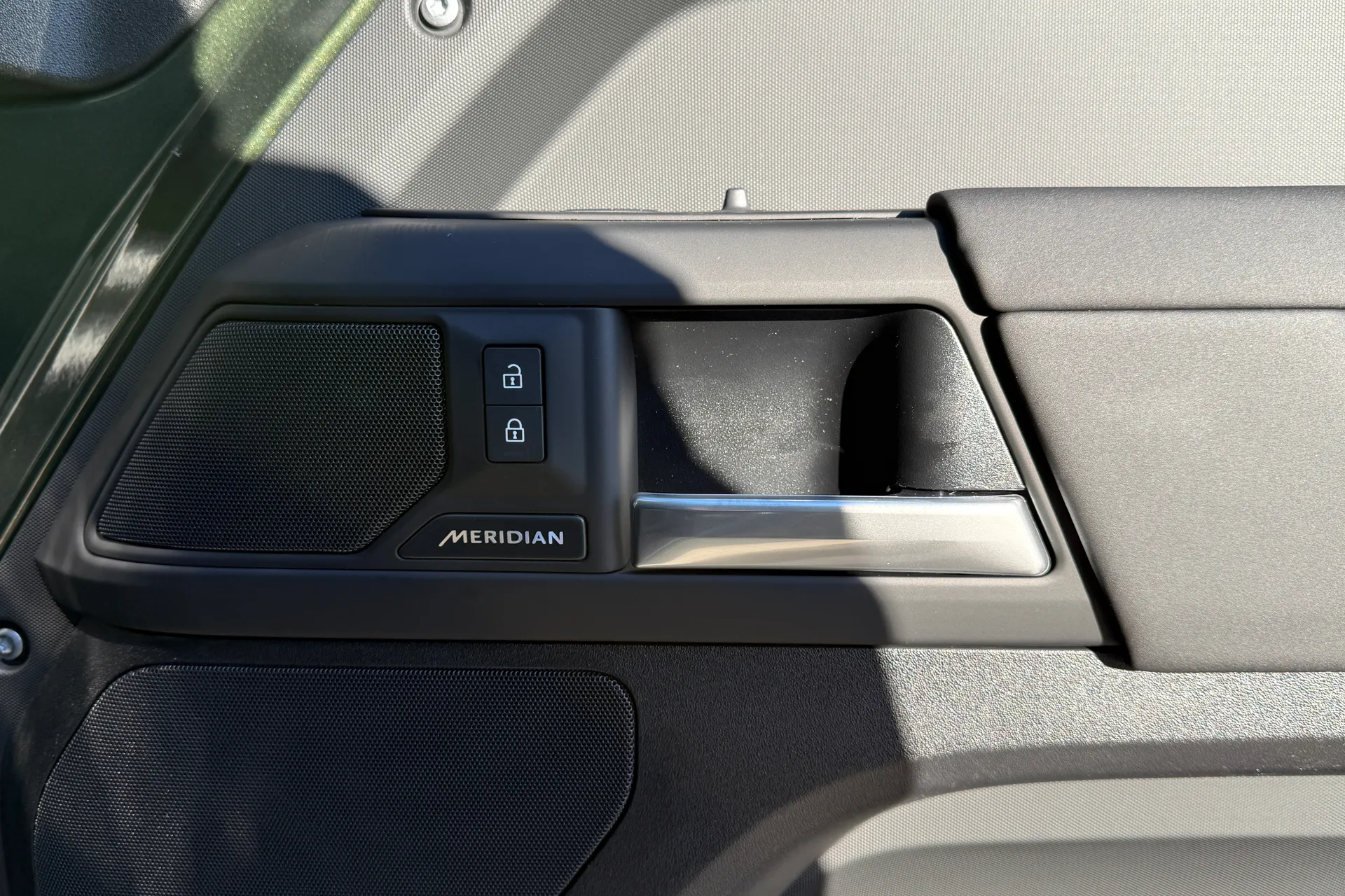 LAND ROVER Defender 90 thumbnail image number 21