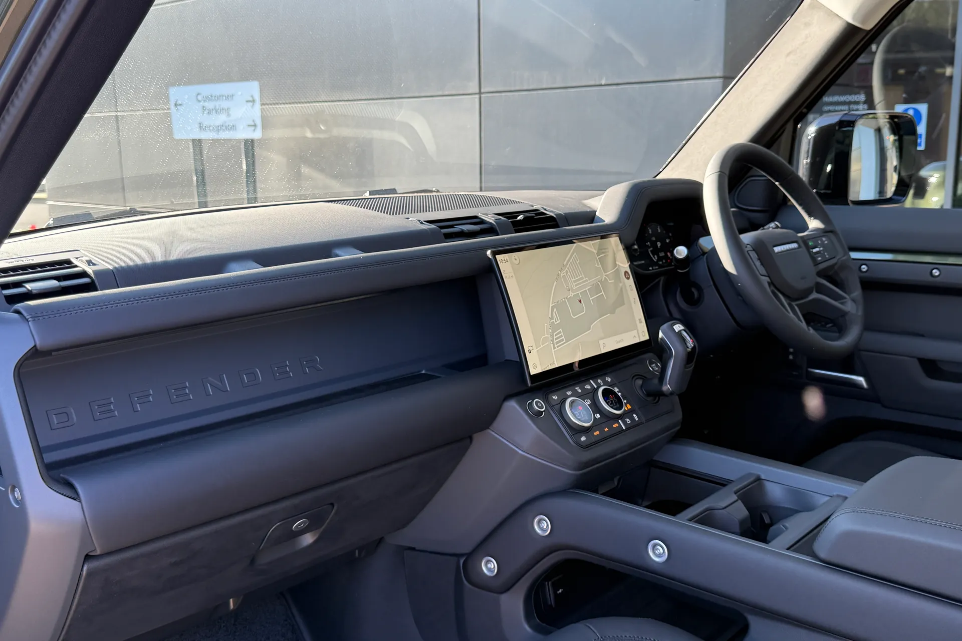 LAND ROVER Defender 90 thumbnail image number 47