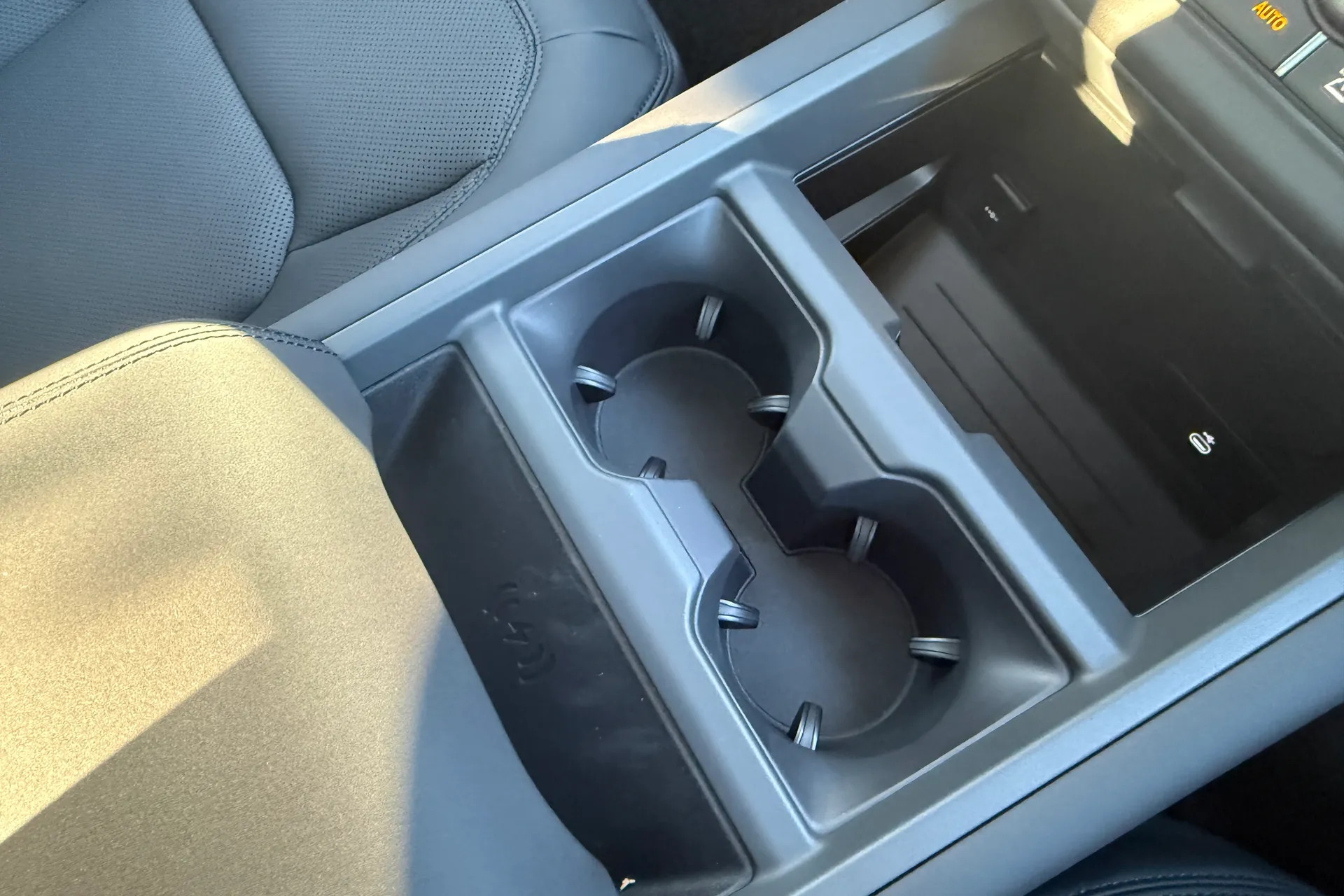 LAND ROVER Defender 90 thumbnail image number 58