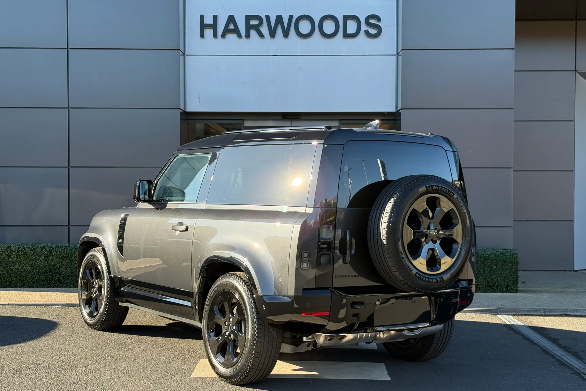 LAND ROVER Defender 90 thumbnail image number 17