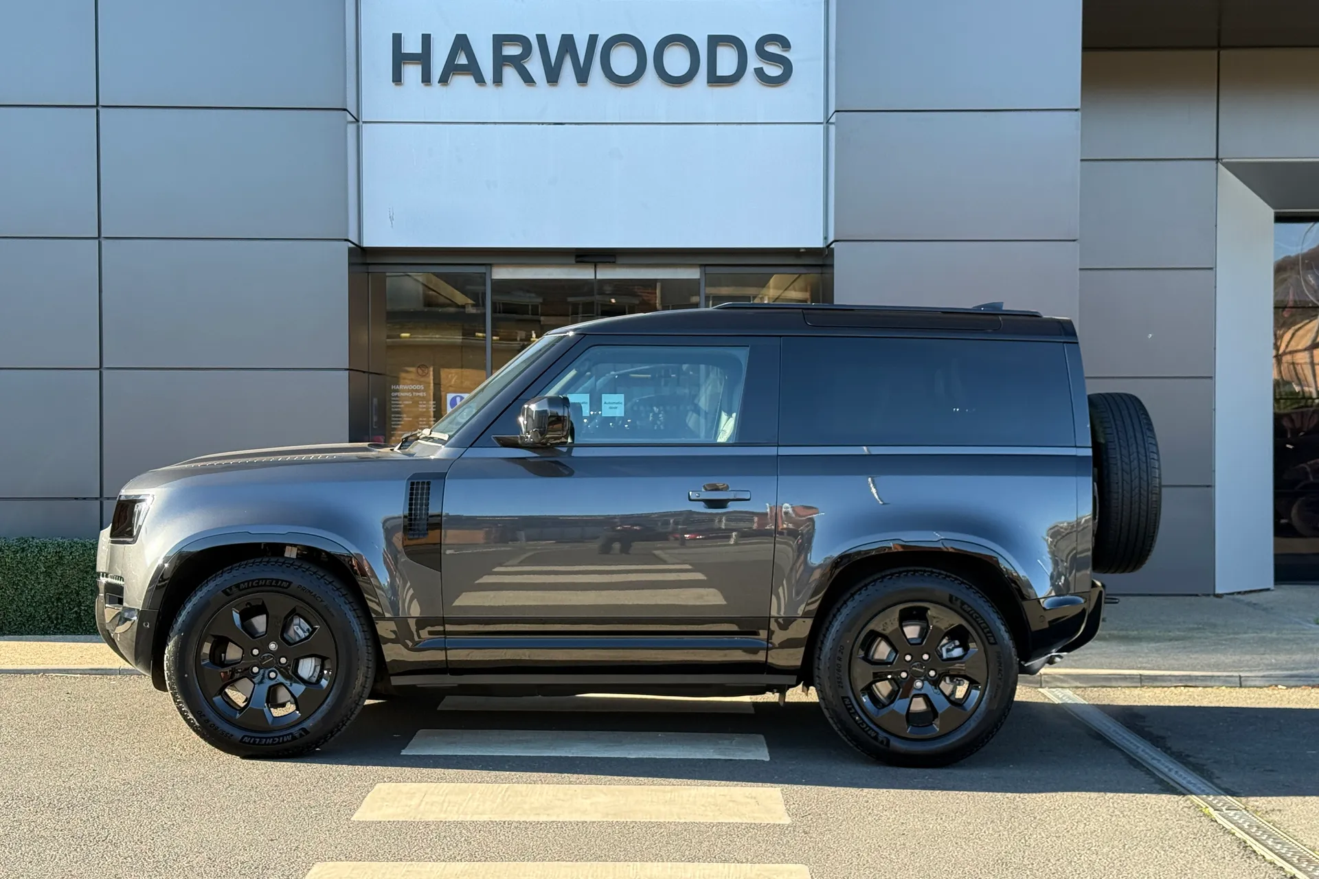 LAND ROVER Defender 90 thumbnail image number 10