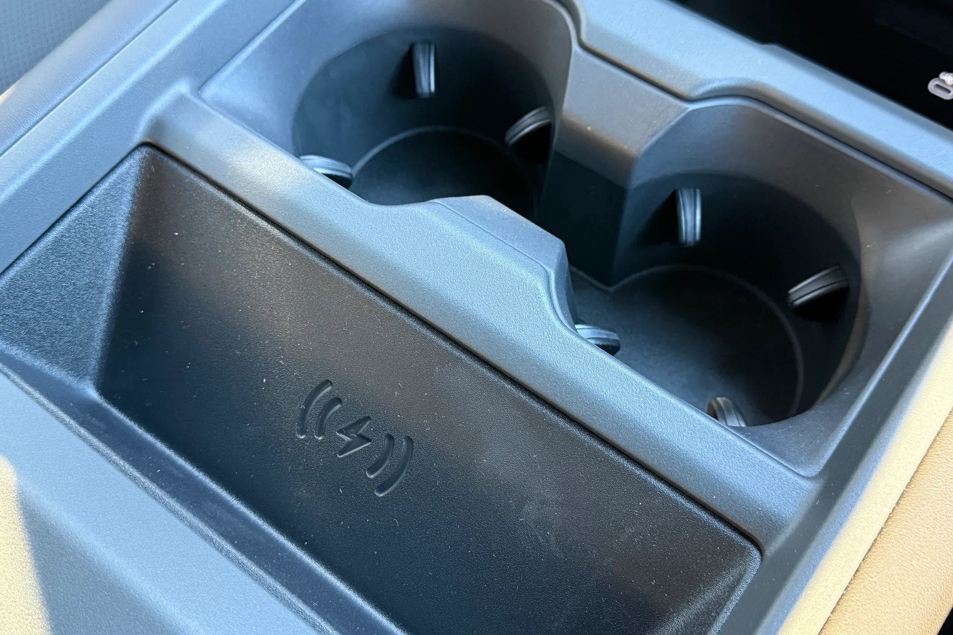 LAND ROVER Defender 90 thumbnail image number 34