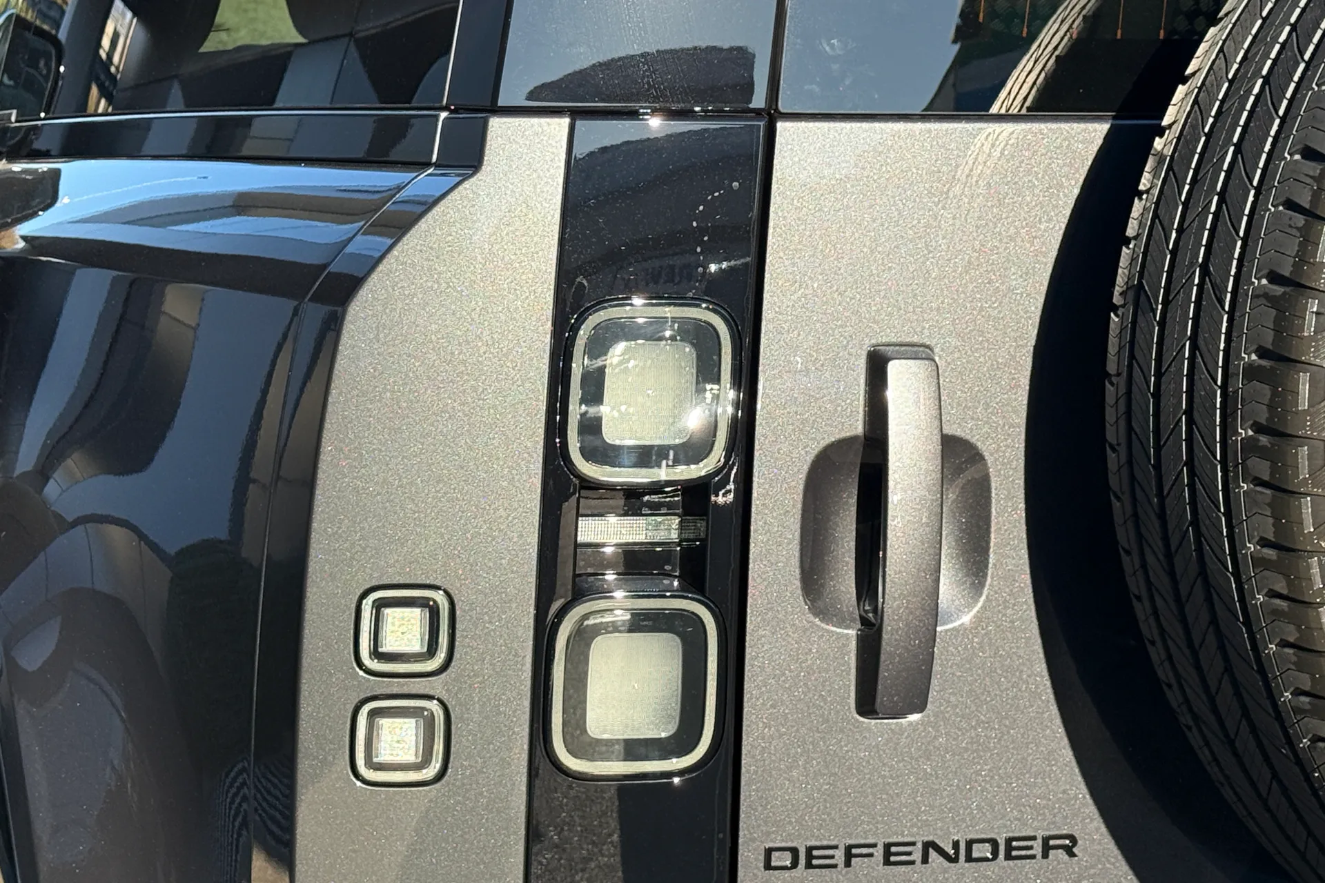 LAND ROVER Defender 90 thumbnail image number 33