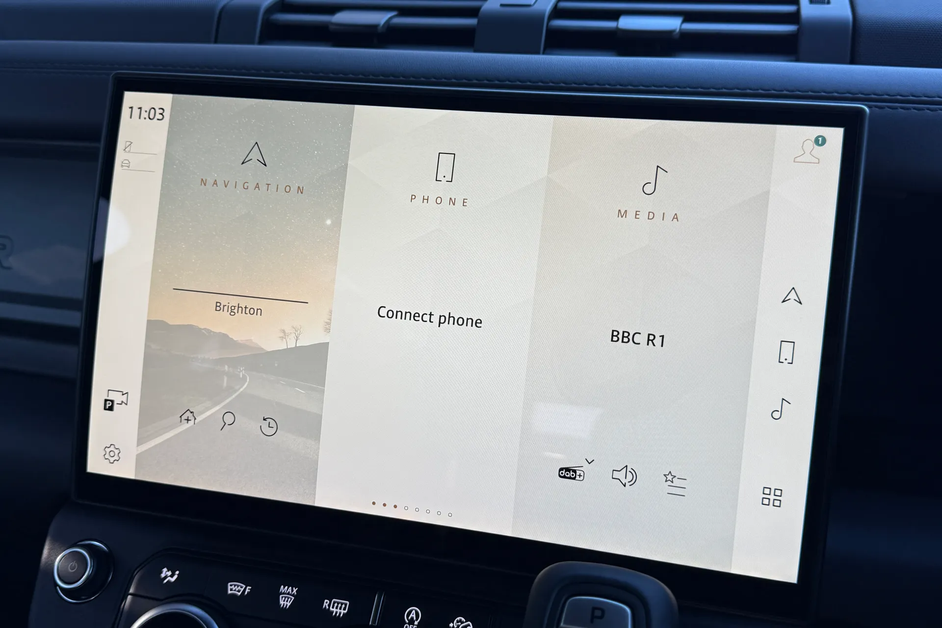 LAND ROVER Defender 90 thumbnail image number 37