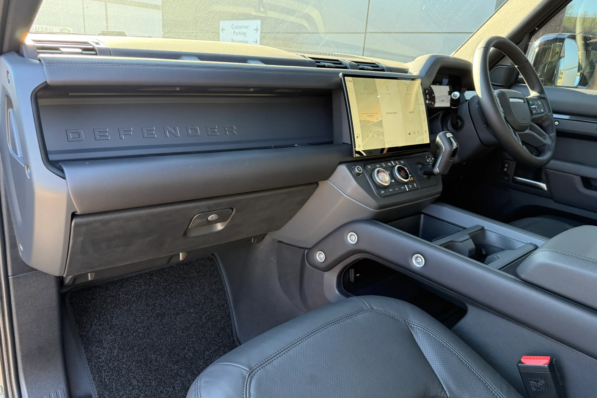 LAND ROVER Defender 90 thumbnail image number 63