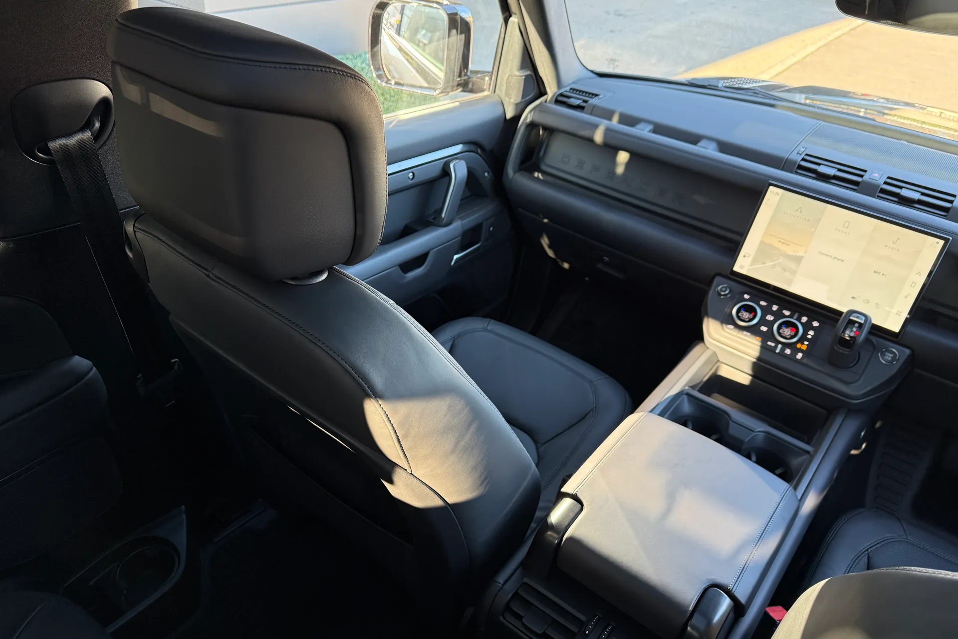 LAND ROVER Defender 90 thumbnail image number 54