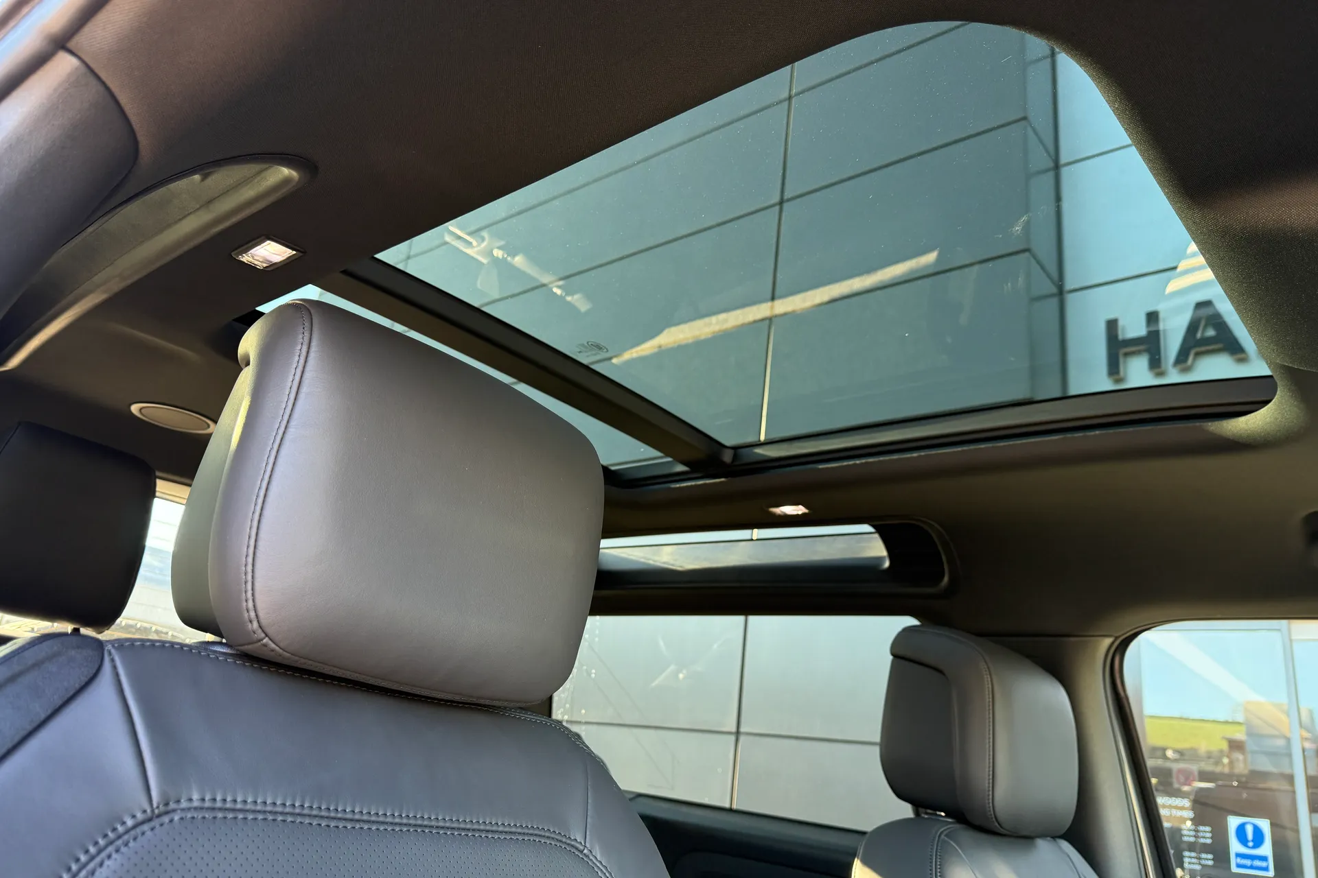 LAND ROVER Defender 90 thumbnail image number 8