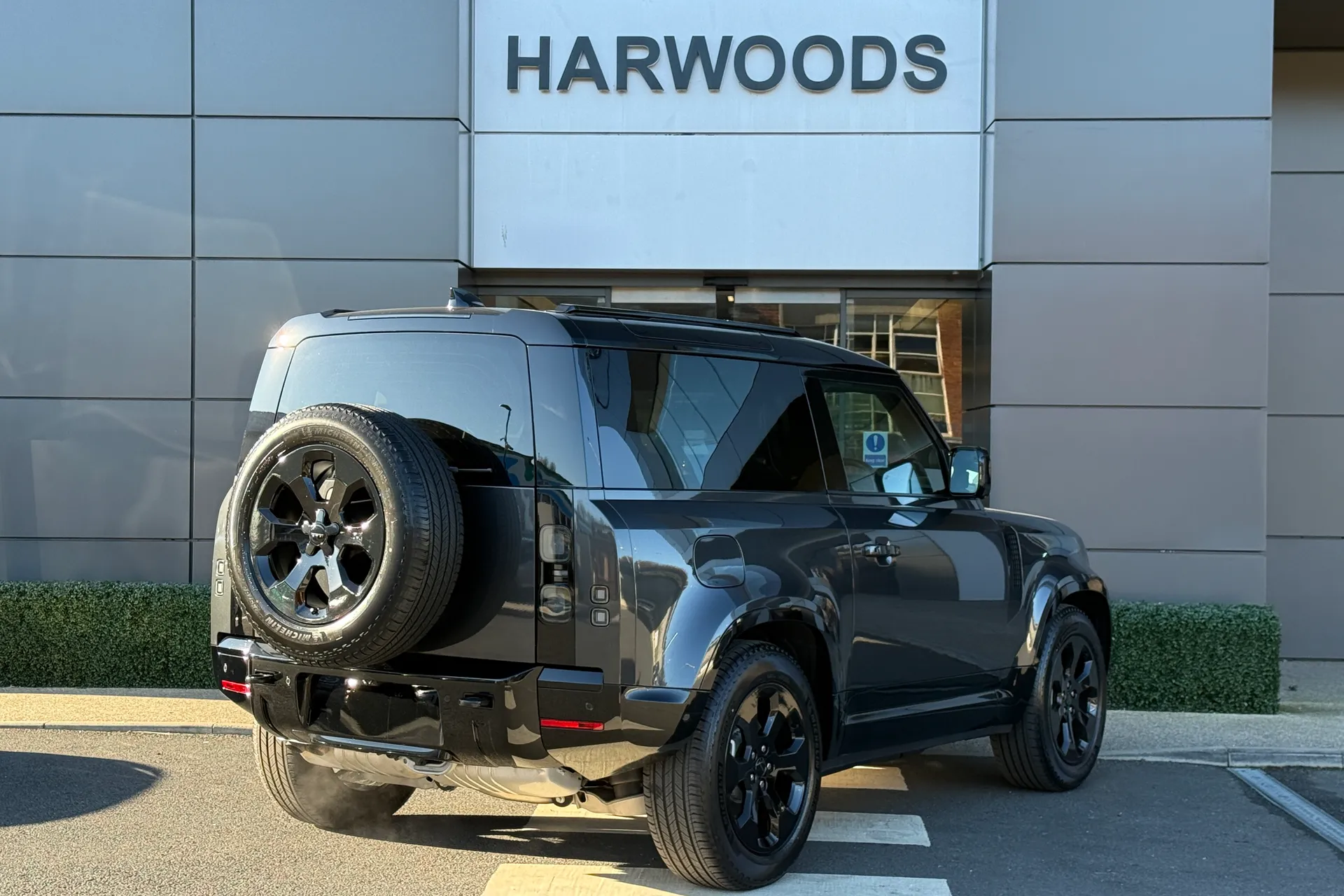 LAND ROVER Defender 90 thumbnail image number 13