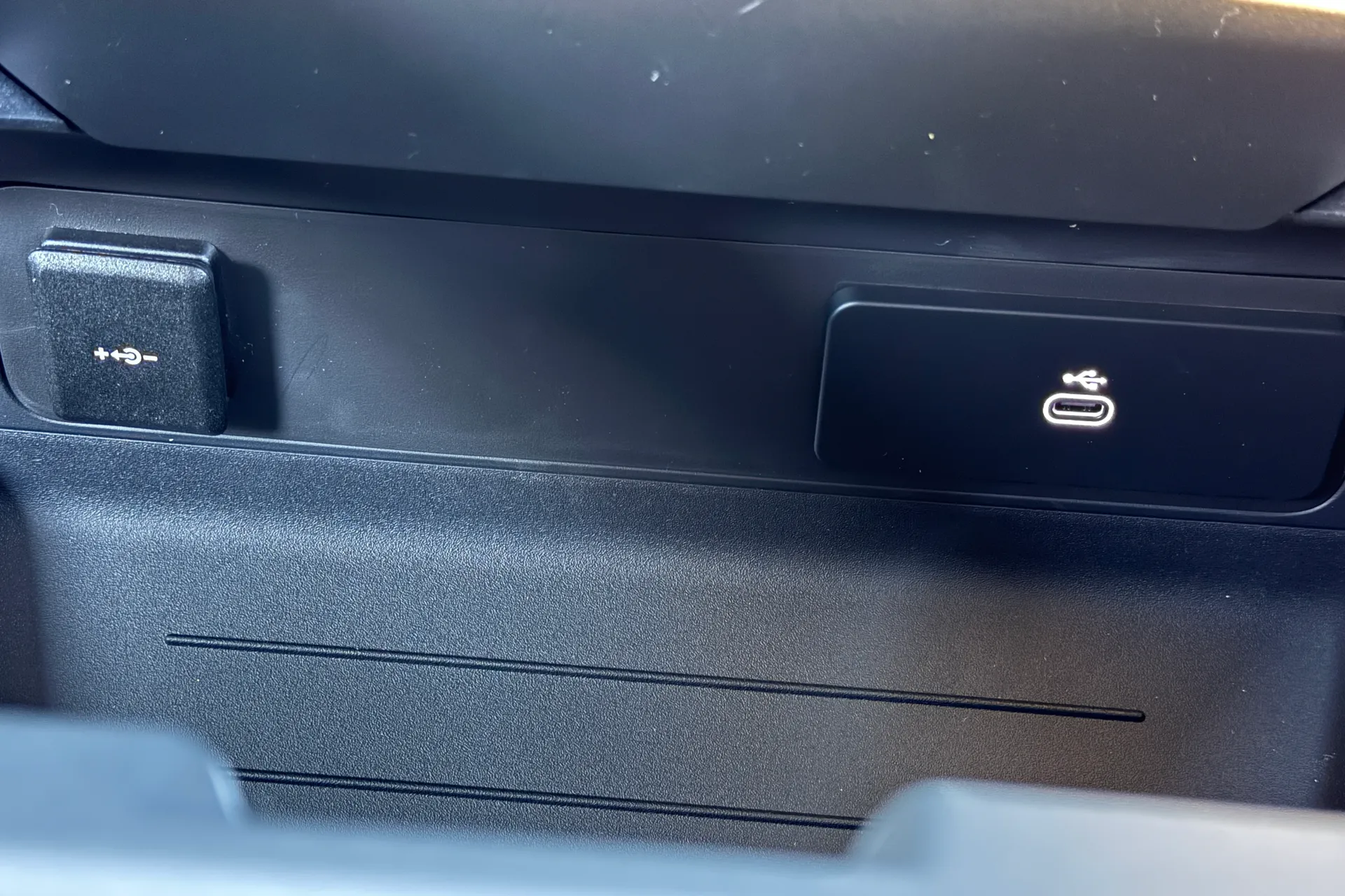 LAND ROVER Defender 90 thumbnail image number 36