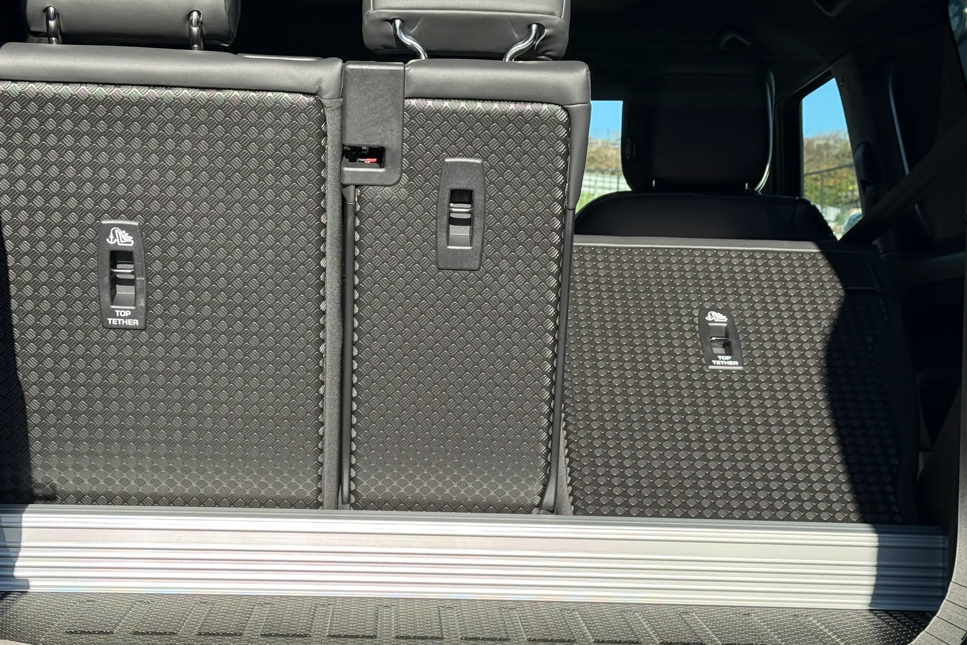 LAND ROVER Defender 90 thumbnail image number 59