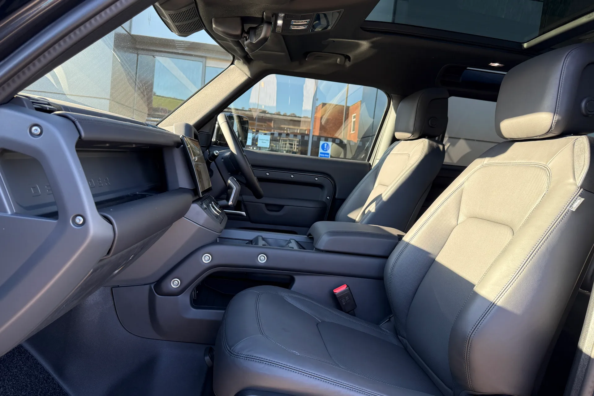 LAND ROVER Defender 90 thumbnail image number 62