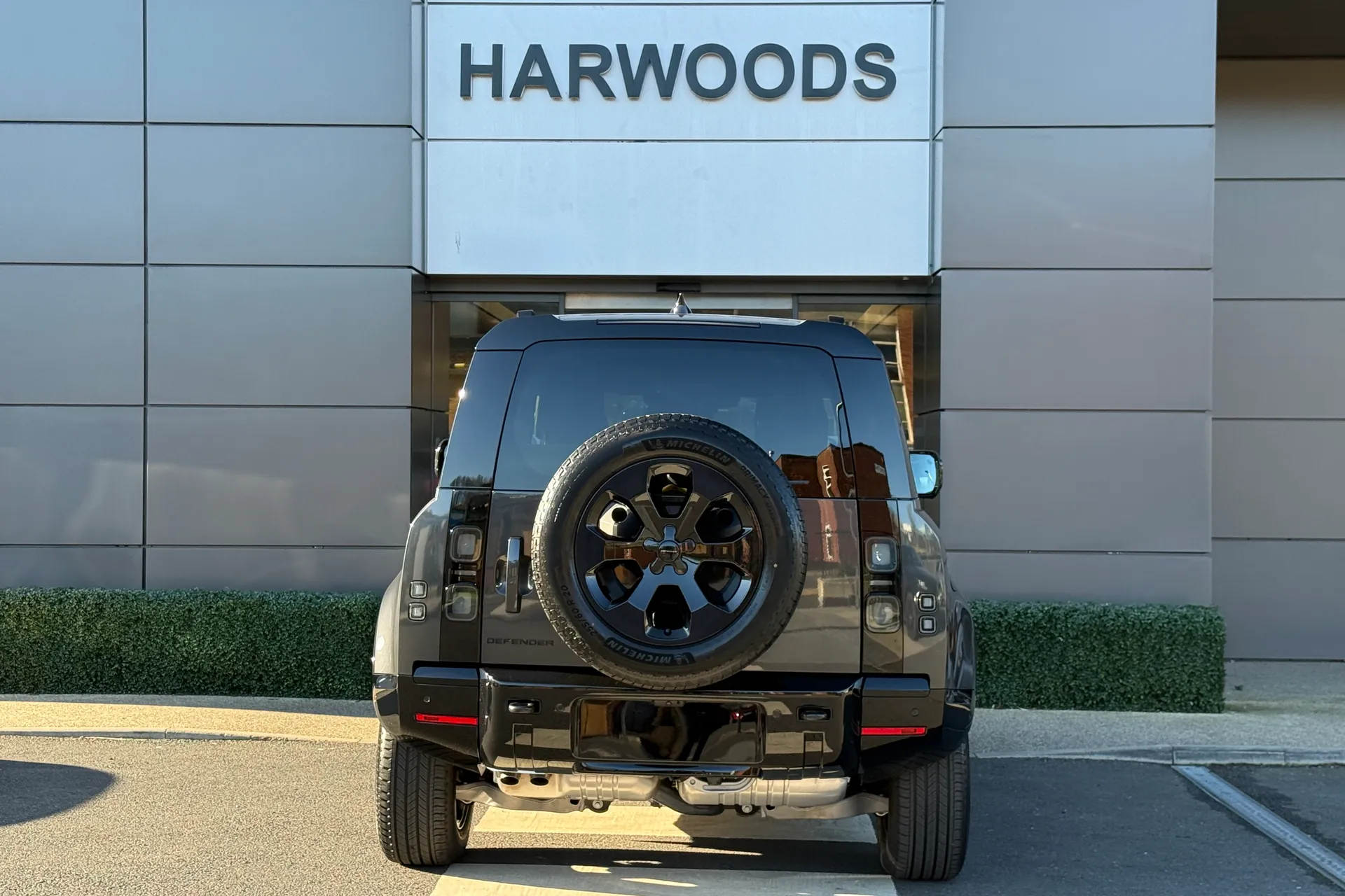 LAND ROVER Defender 90 thumbnail image number 16