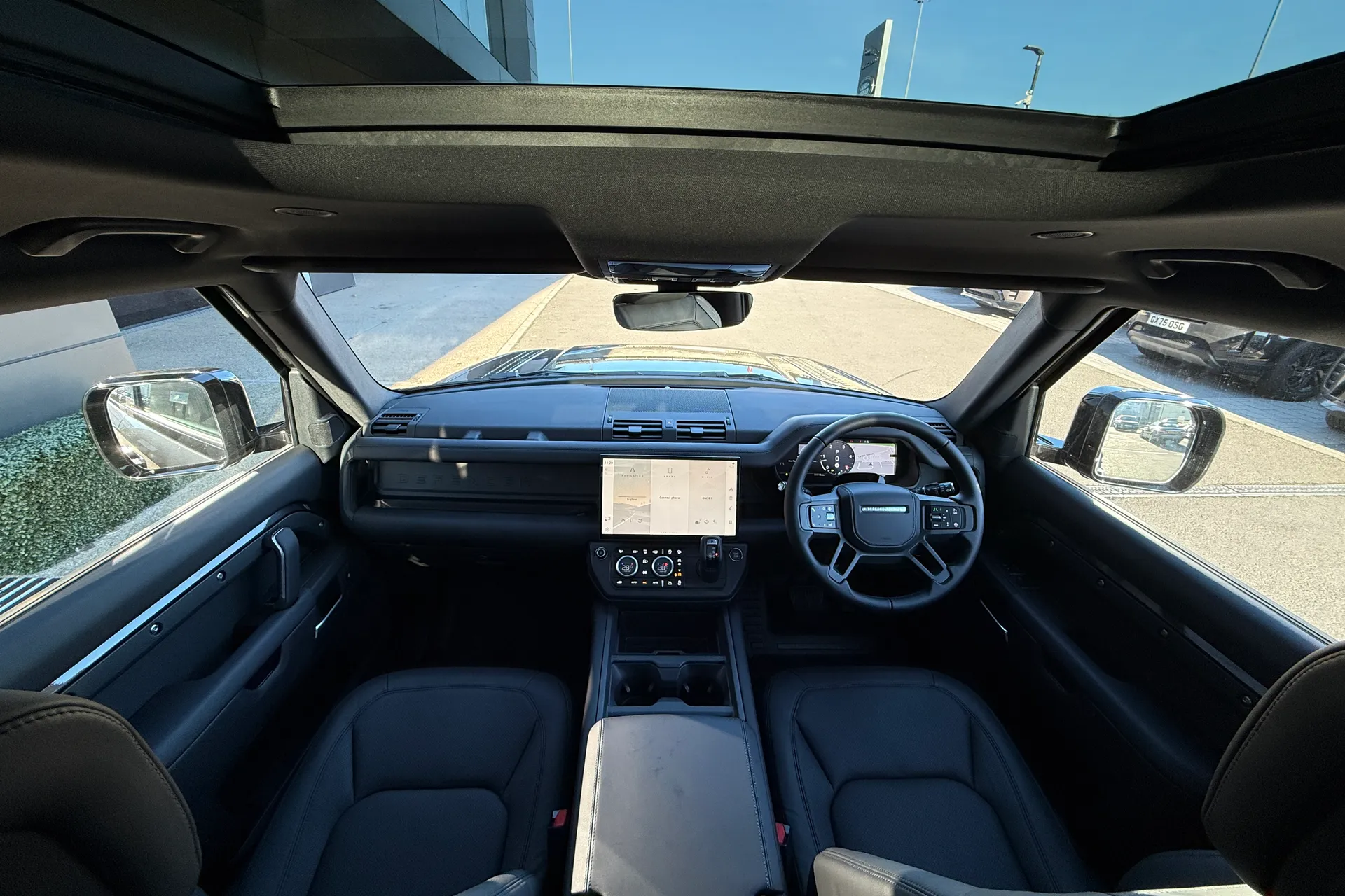 LAND ROVER Defender 90 thumbnail image number 3