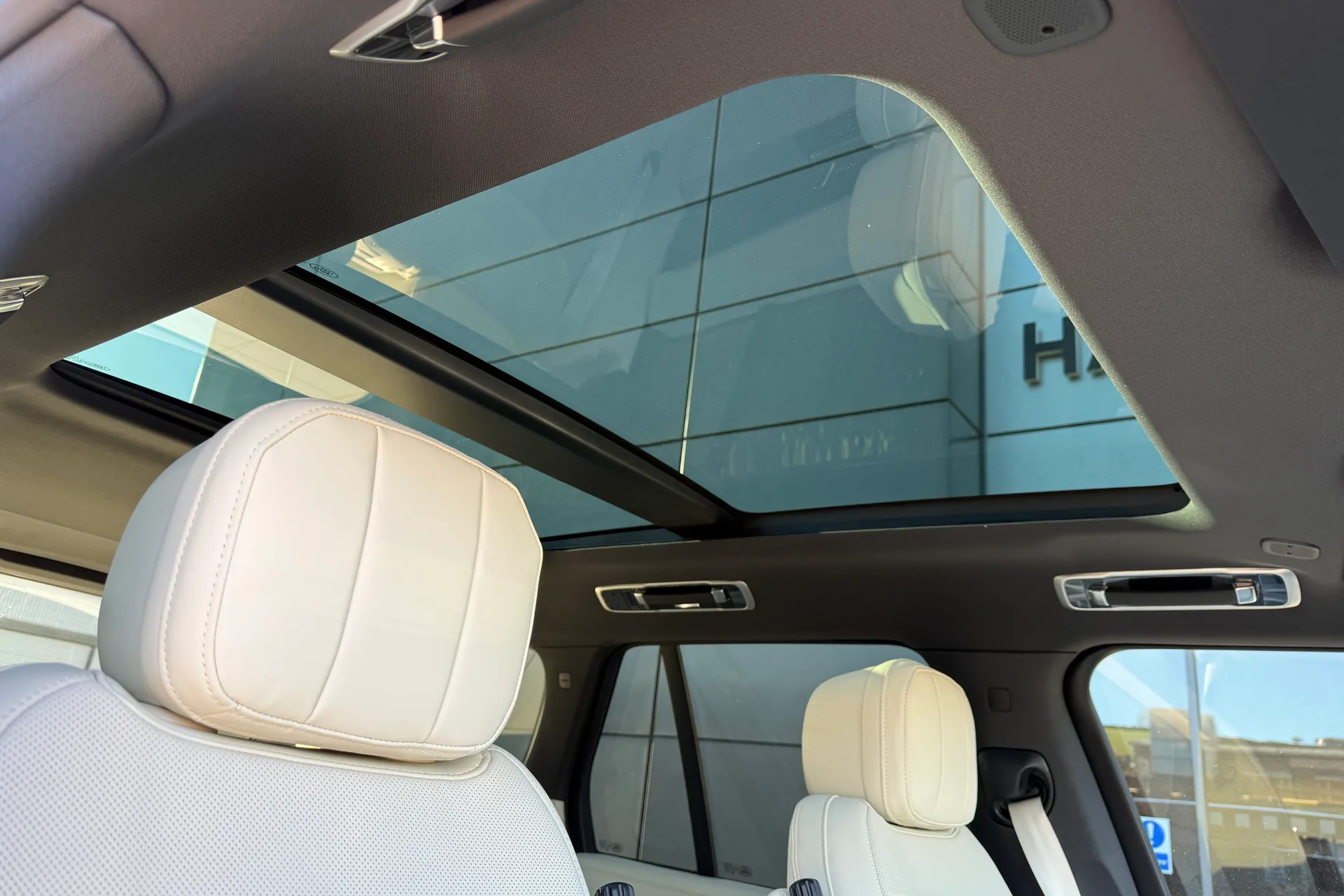 LAND ROVER RANGE ROVER thumbnail image number 10