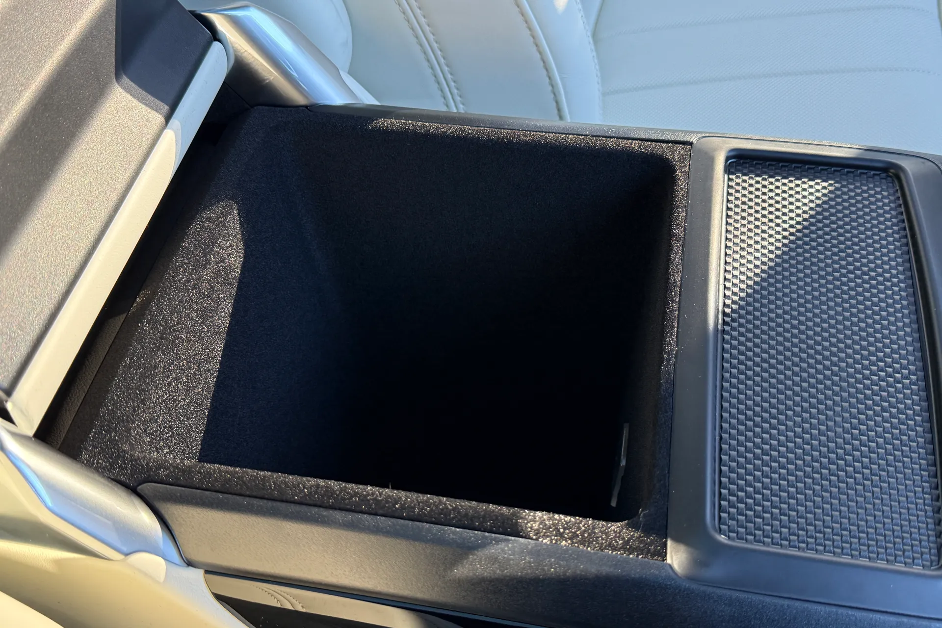 LAND ROVER RANGE ROVER thumbnail image number 34