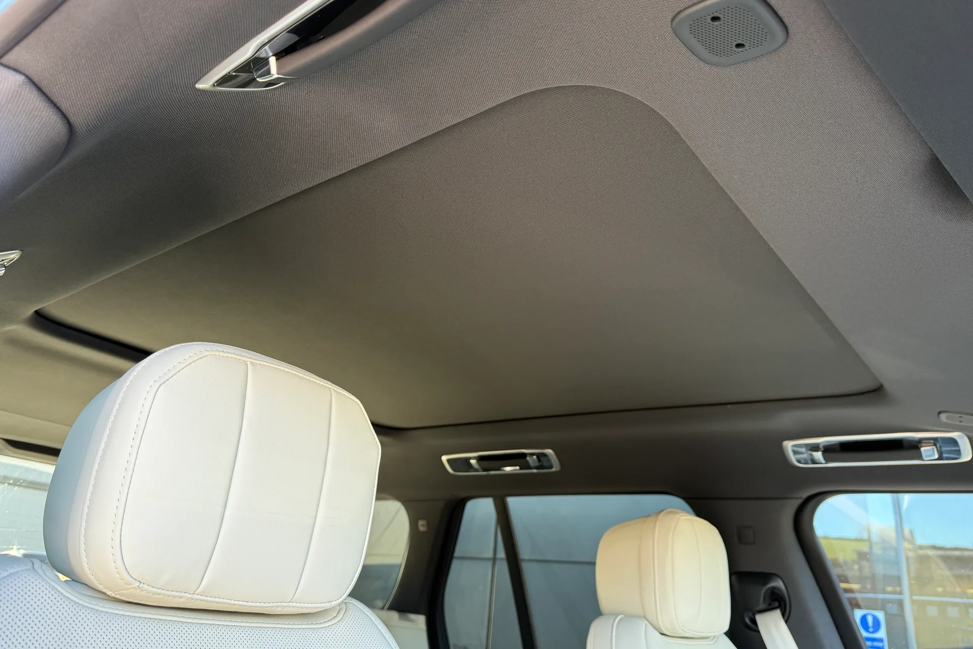 LAND ROVER RANGE ROVER thumbnail image number 8